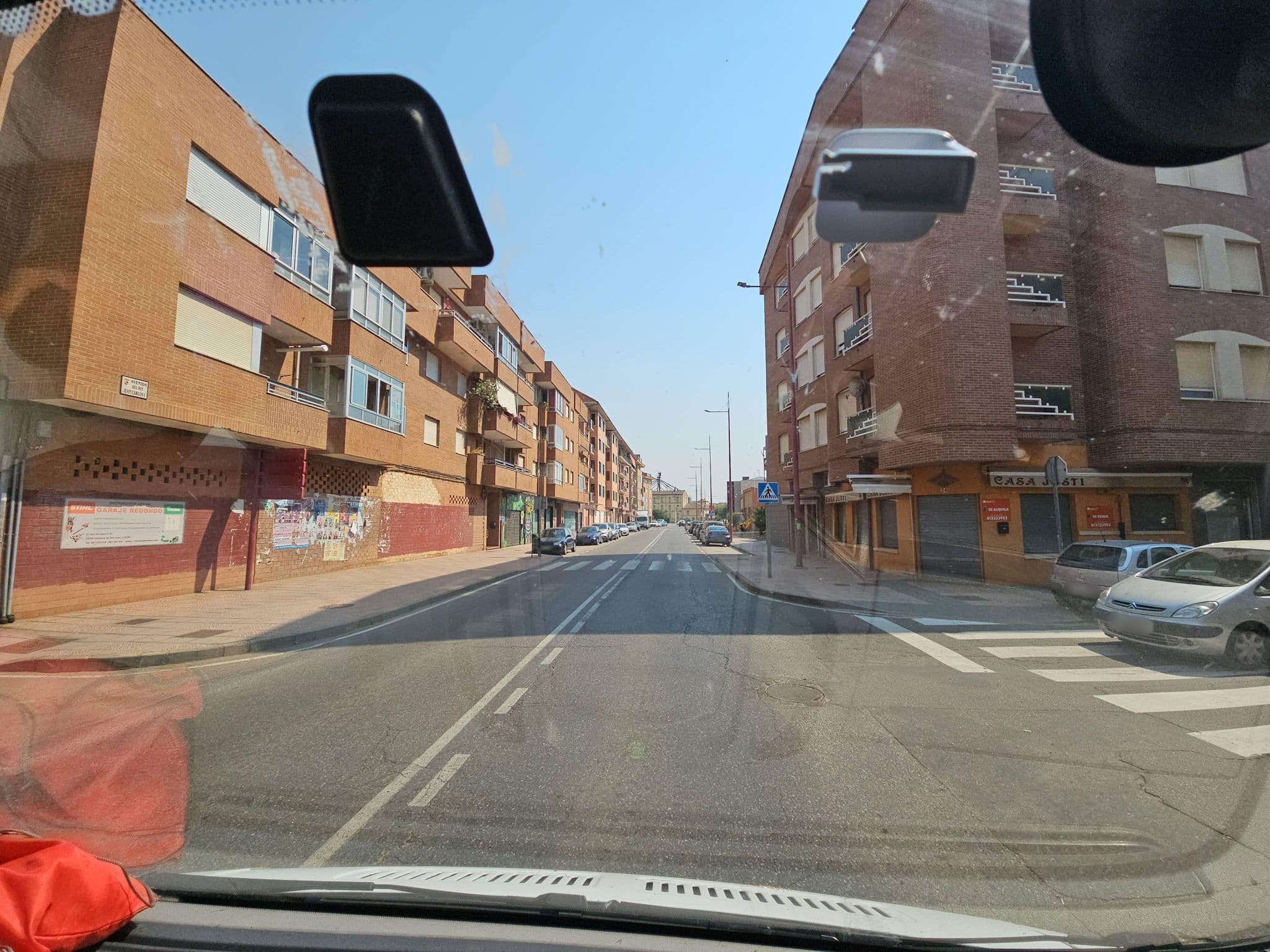 Street view near Hotel Astura, Valencia de Don Juan — © Ralvar (CC BY-SA · Mapillary)