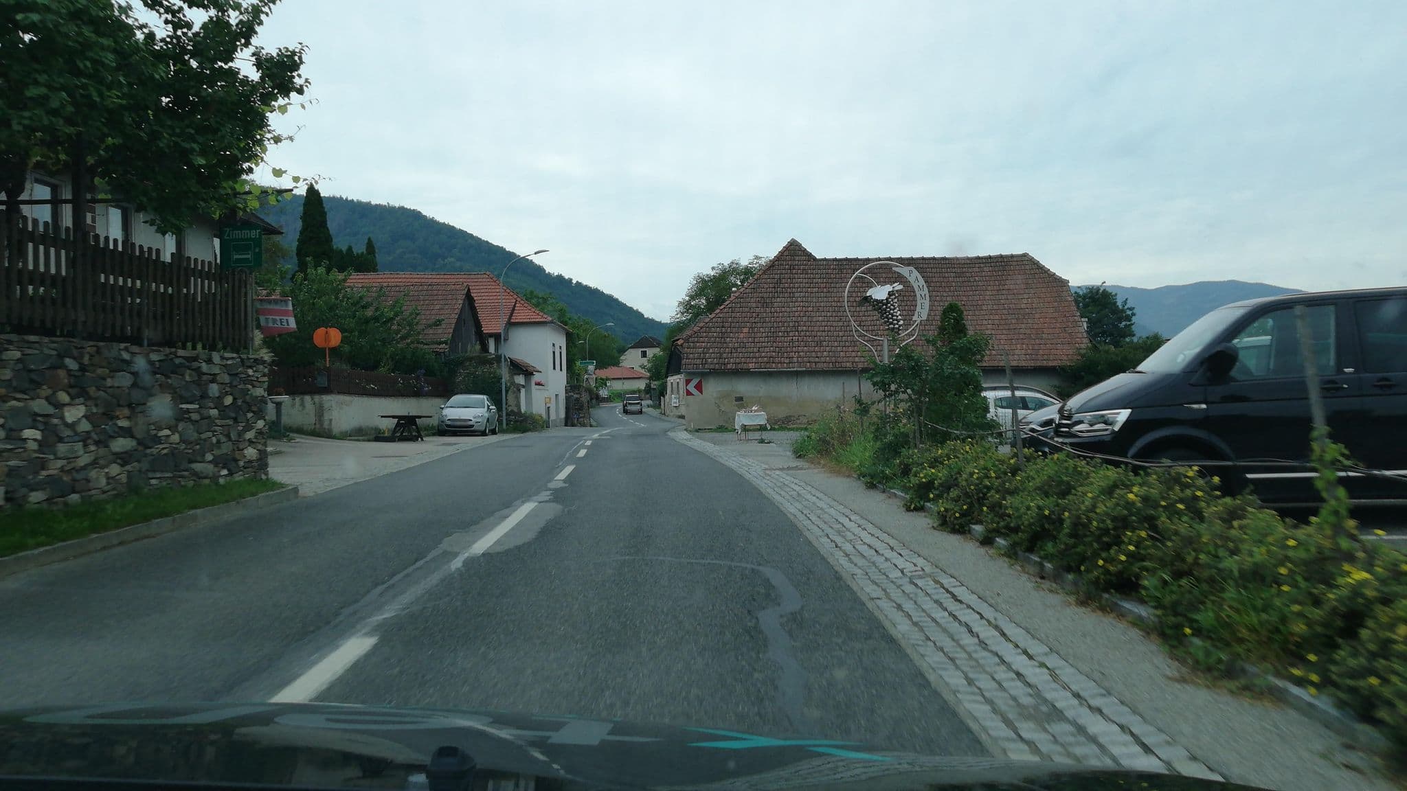 Street view near Gästezimmer Pammer, Spitz — © gzin (CC BY-SA · Mapillary)