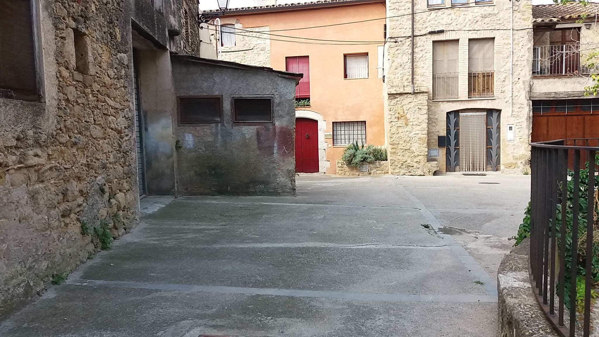 Street view near Hotel La Odissea de l'Empordà, Bordils — © lanxana (CC BY-SA · Mapillary)