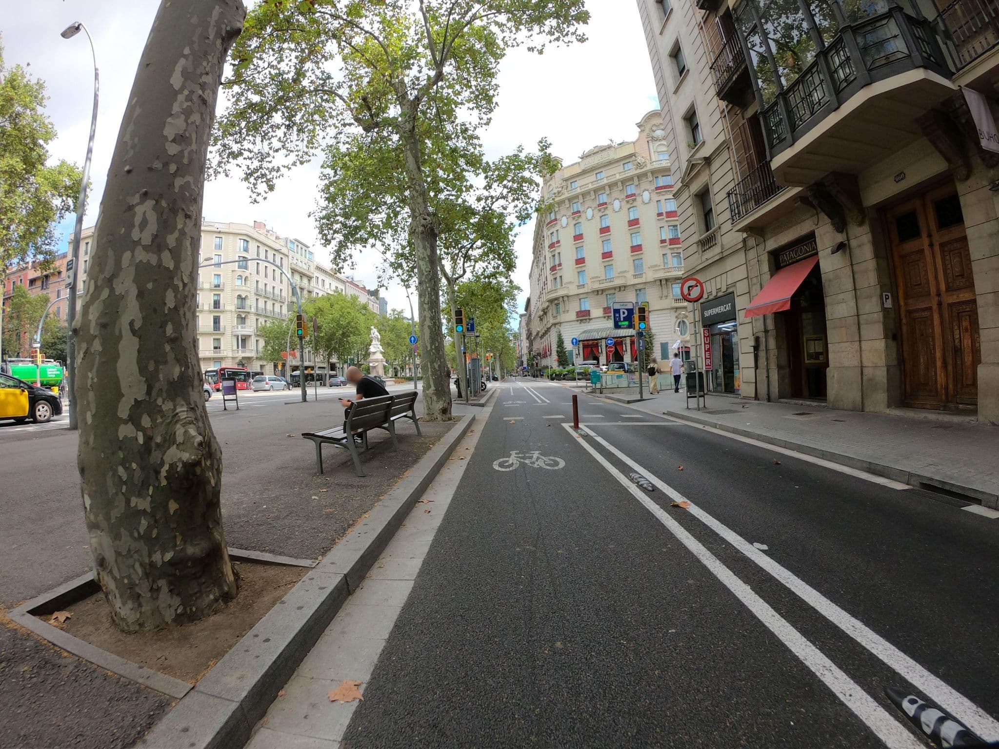 Street view near BUHO Boutique Hotel, Dreta de l'Eixample — © rubencarbonero (CC BY-SA · Mapillary)