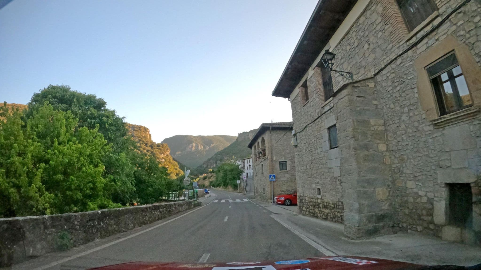 Street view near Casa Borro (Pisos de alguiler), Lumbier — © masterofnoroad (CC BY-SA · Mapillary)