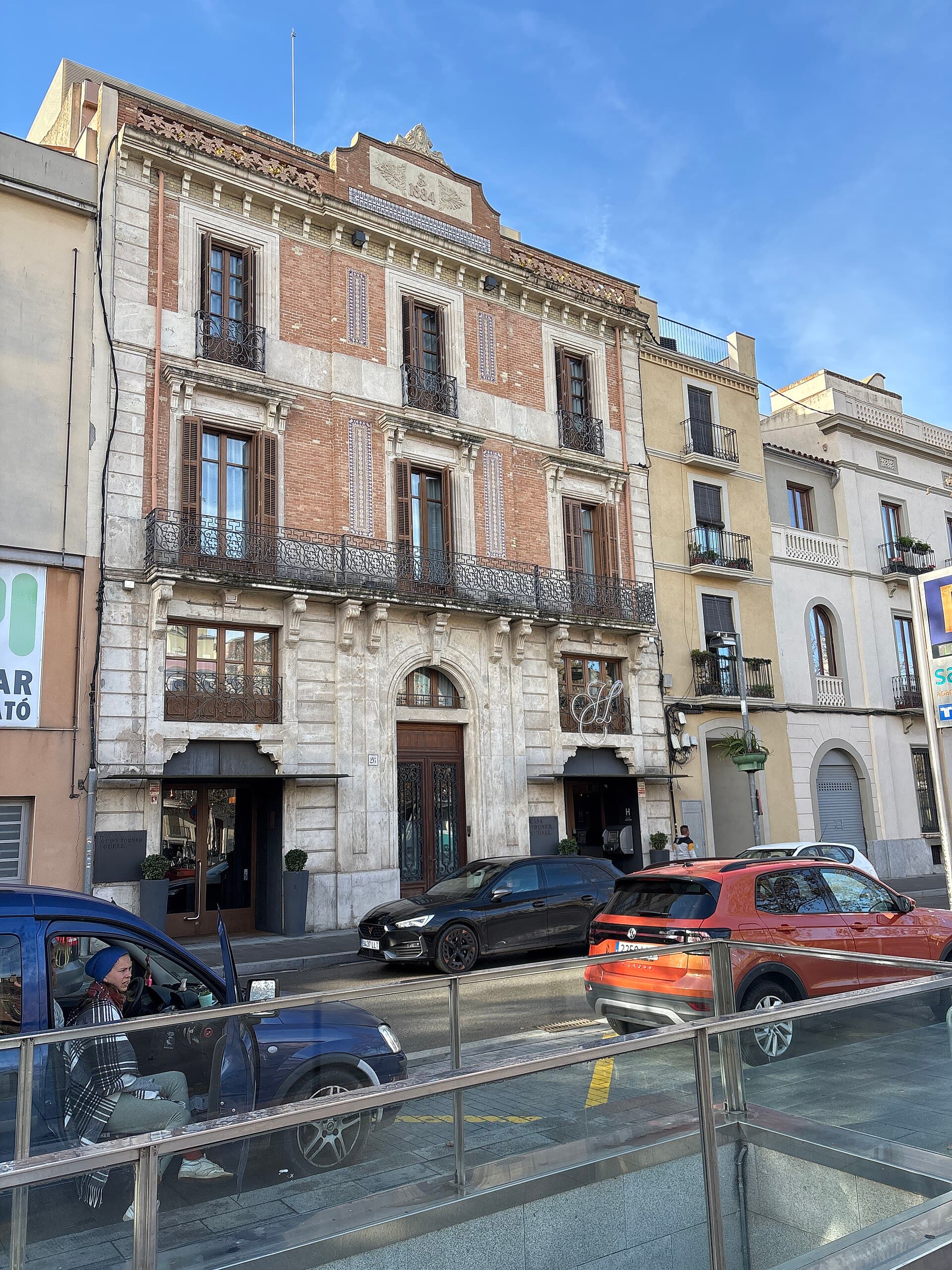 Hotel Casa Torner Güell (via Wikimedia Commons, CC BY-SA 3.0)