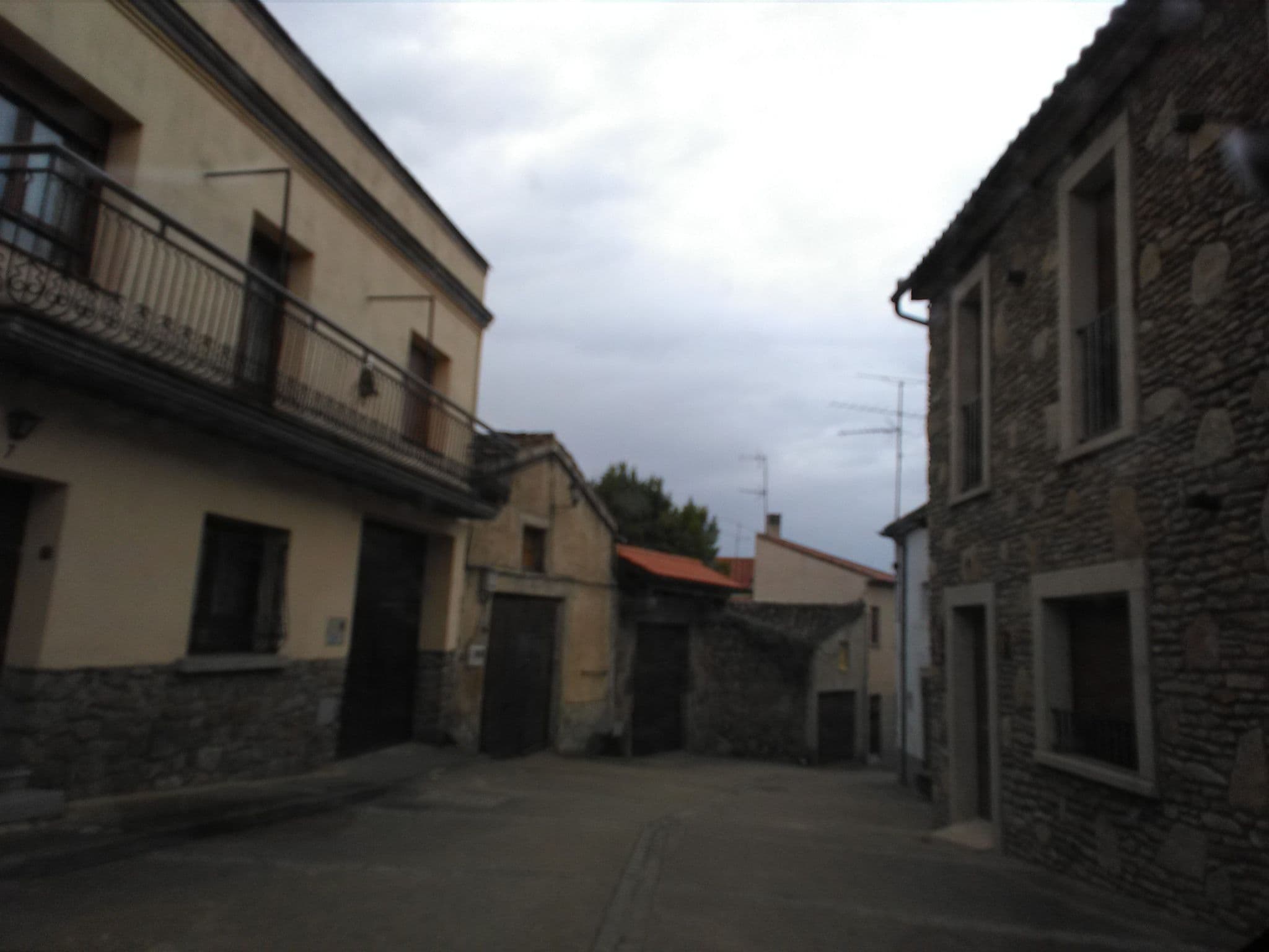 Street view near Casa Rural "El Granero de los Duques", Lumbrales — © civitas (CC BY-SA · Mapillary)