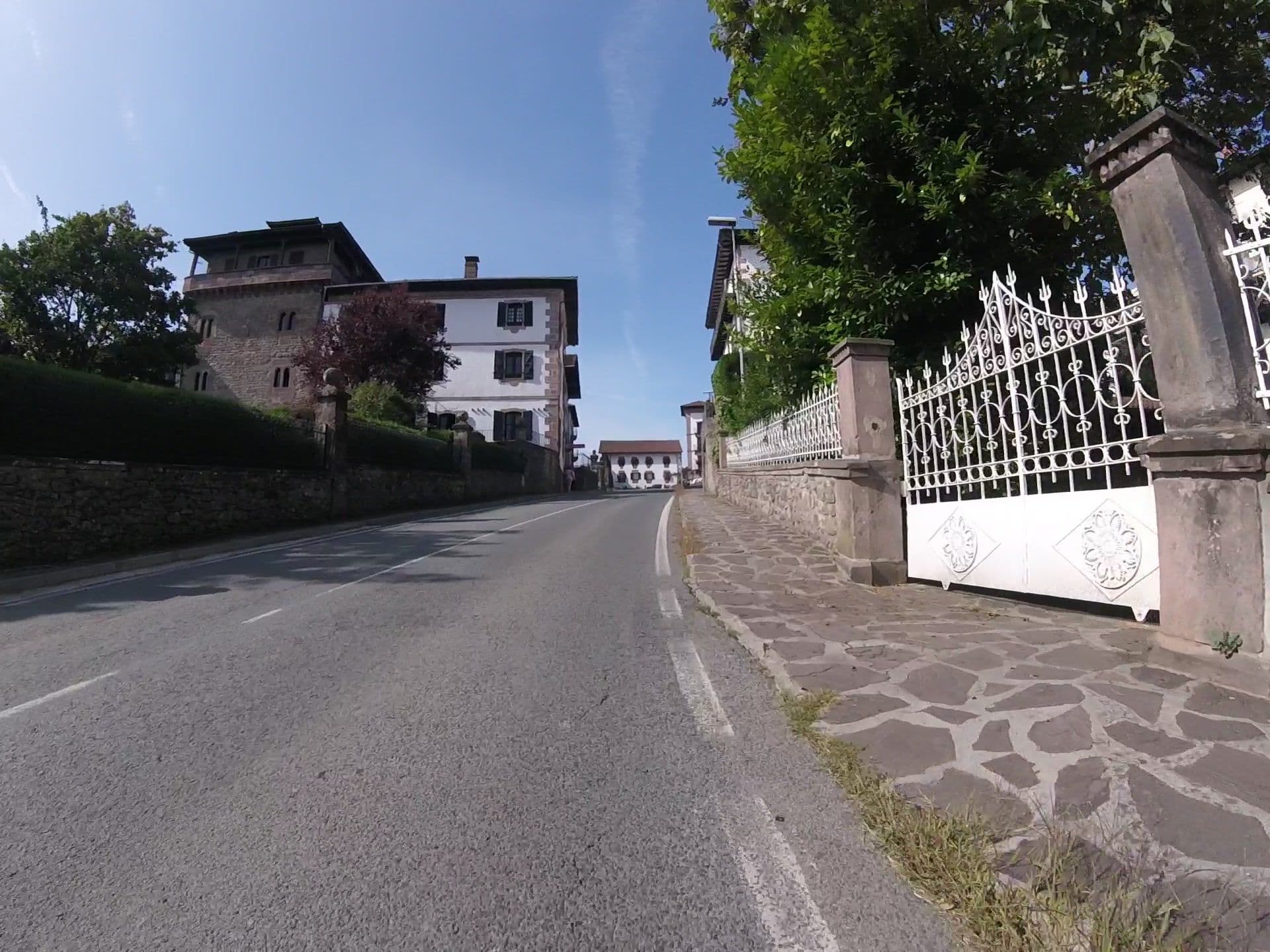 Street view near Palacio Jauregia, Elizondo — © mikelo (CC BY-SA · Mapillary)