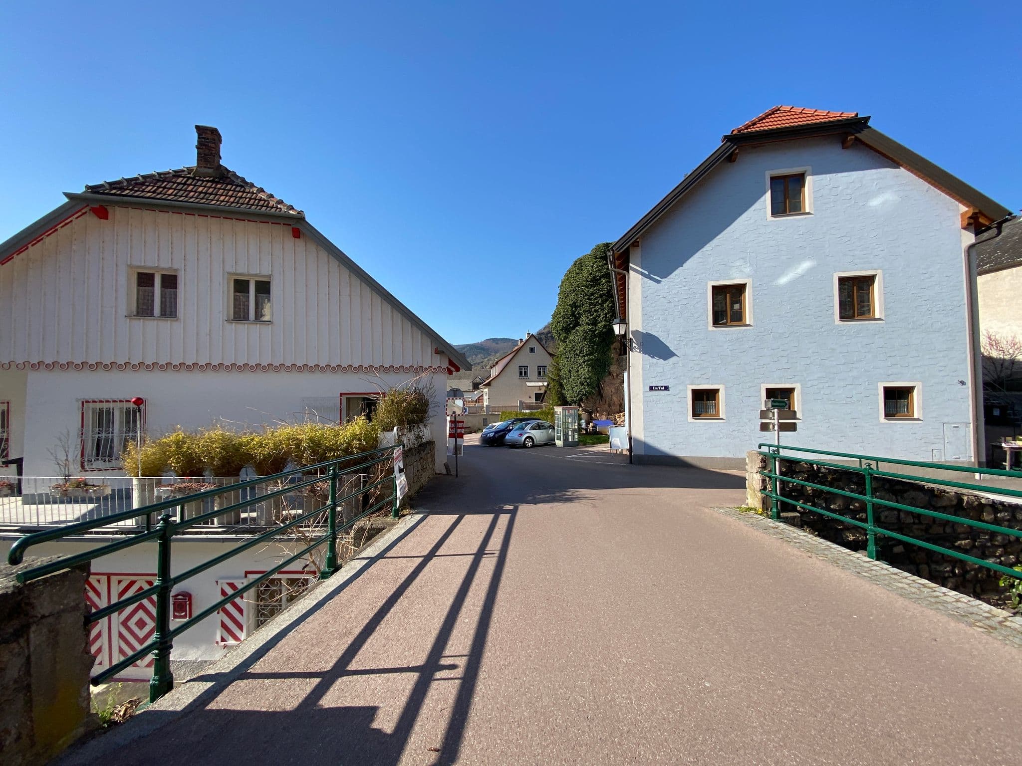 Street view near Winzerhof & Gästehaus Stöger, Mautern — © trailscout (CC BY-SA · Mapillary)