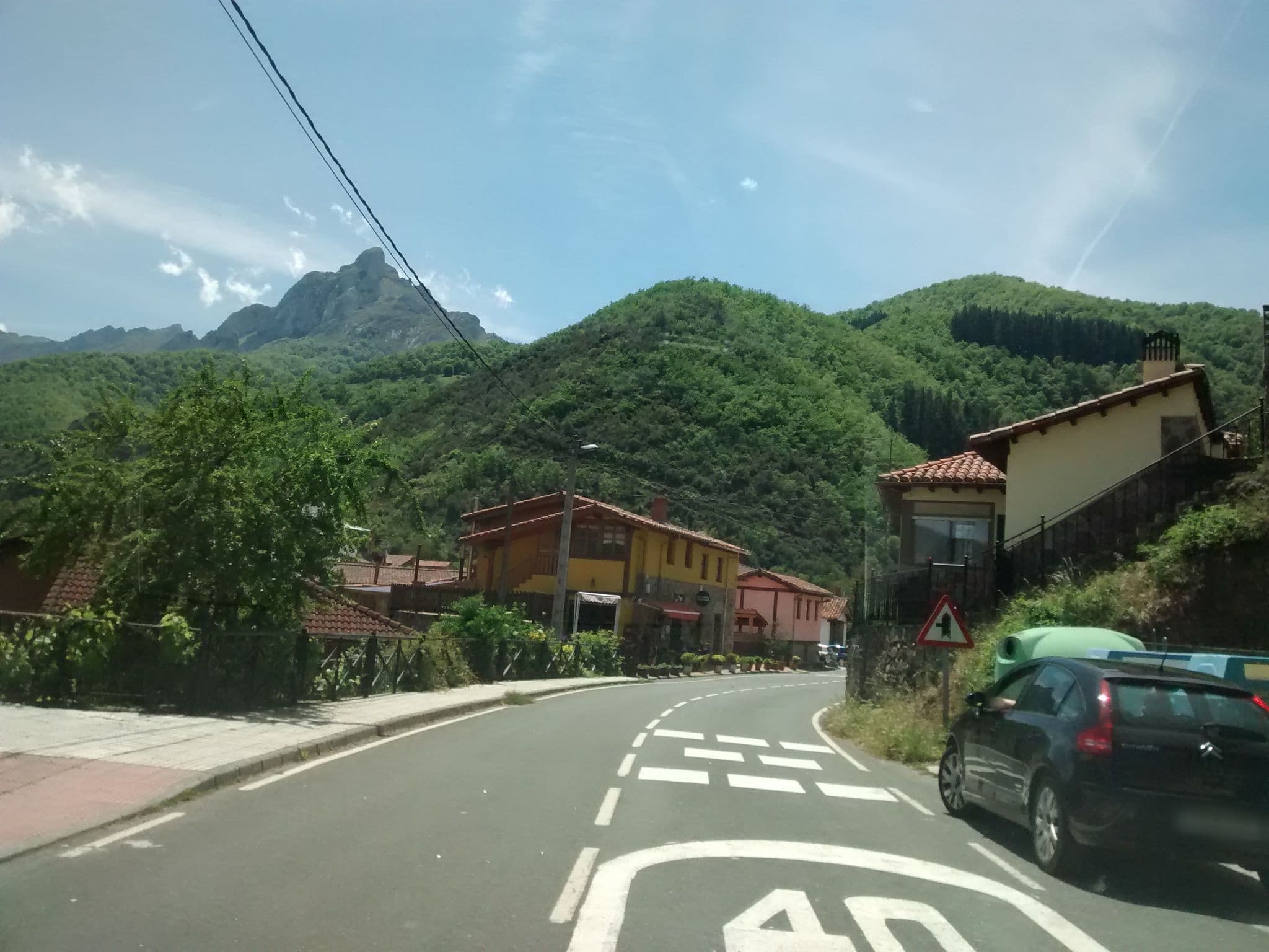 Street view near Posada Bistruey, Potes