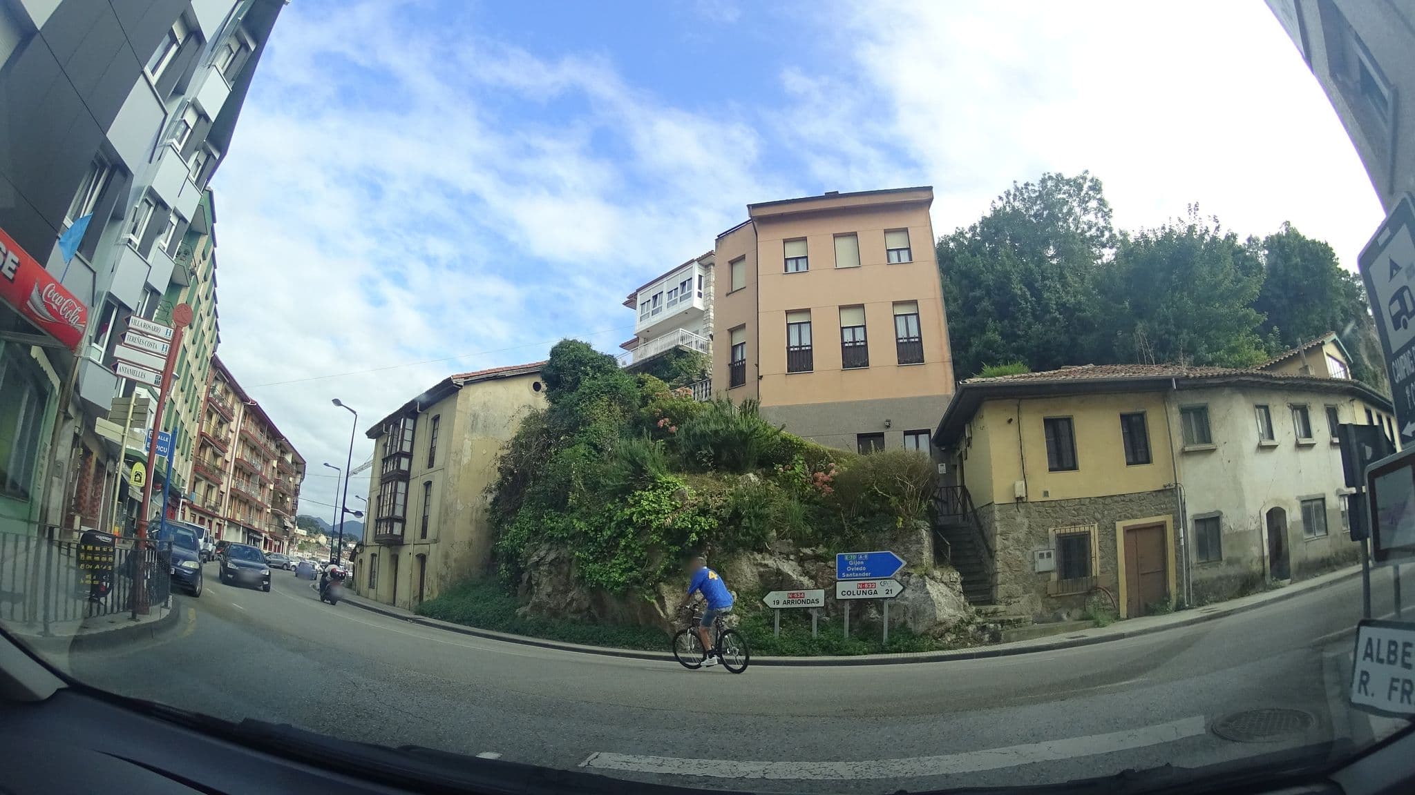 Street view near Hotel Derli Sella, Ribadesella — © robertogeb (CC BY-SA · Mapillary)