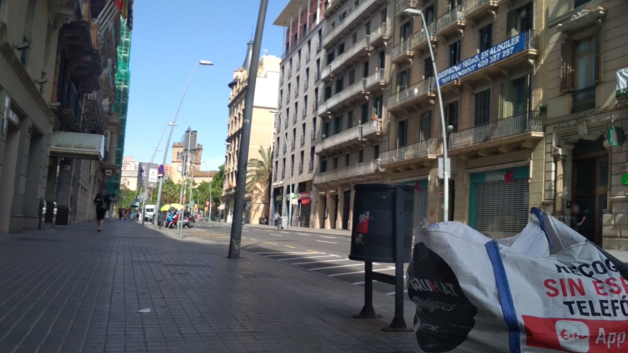 Street view near Hotel Pelayo Barcelona, Eixample — © toniserra (CC BY-SA · Mapillary)