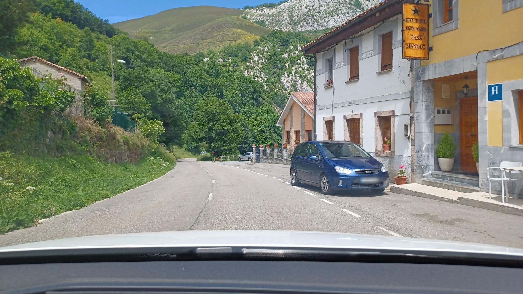Street view near Hotel Casa Manolo, La Plaza — © normanm (CC BY-SA · Mapillary)