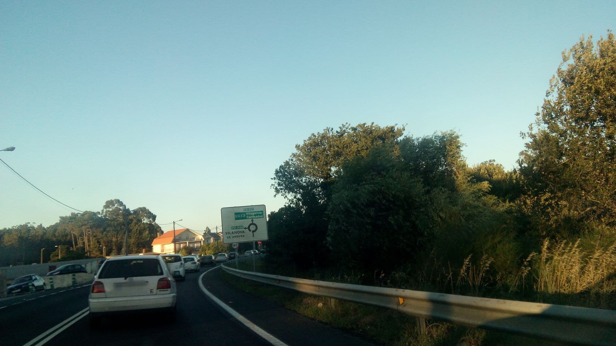 Street view near Hotel Dinajan, Vilanova de Arousa — © lolailo (CC BY-SA · Mapillary)