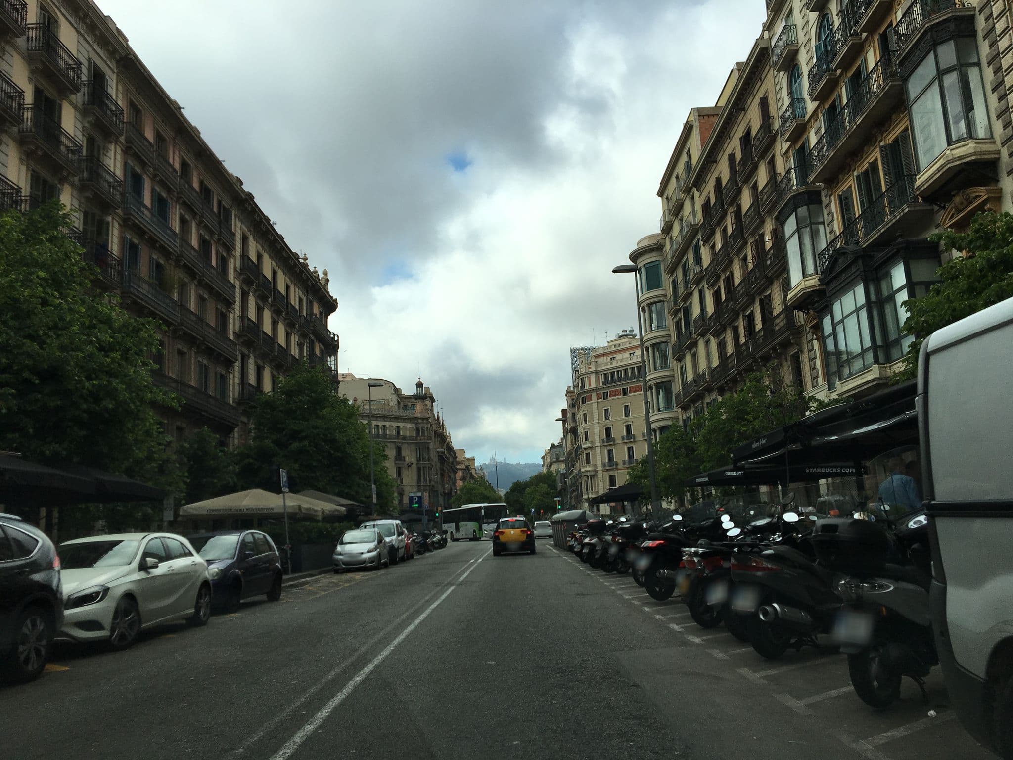 Street view near H10 Metrepolitian, Eixample — © ccossio (CC BY-SA · Mapillary)