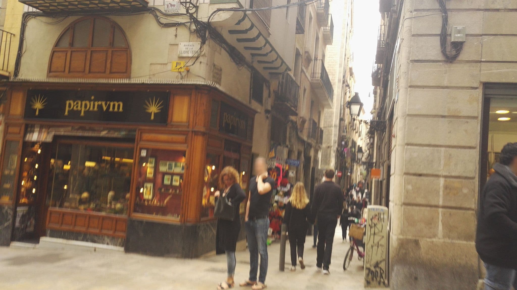 Street view near Hotel Jaume I, Barri Gòtic — © marcuscalabresus (CC BY-SA · Mapillary)