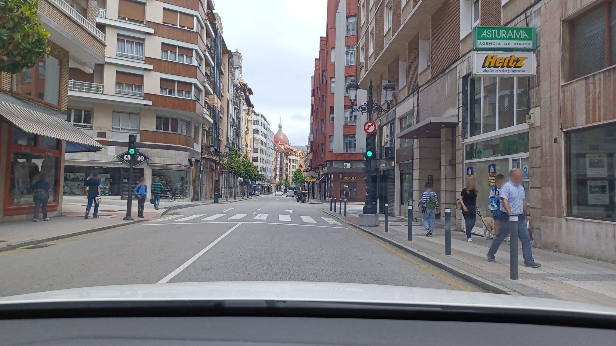 Street view near Hostal Álvarez, Oviedo — © normanm (CC BY-SA · Mapillary)