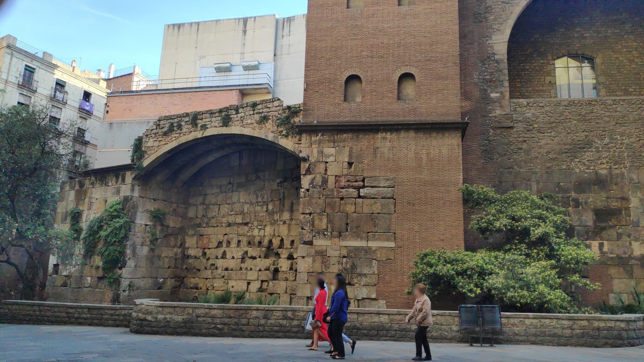 Street view near Exe Hotel Laietana Palace, Sant Pere, Santa Caterina i La Ribera — © albertandaluz (CC BY-SA · Mapillary)