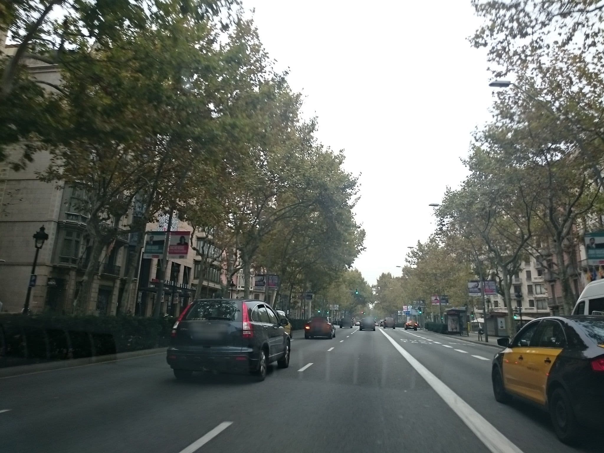 Street view near Apartamentai, Eixample — © yopaseopor (CC BY-SA · Mapillary)