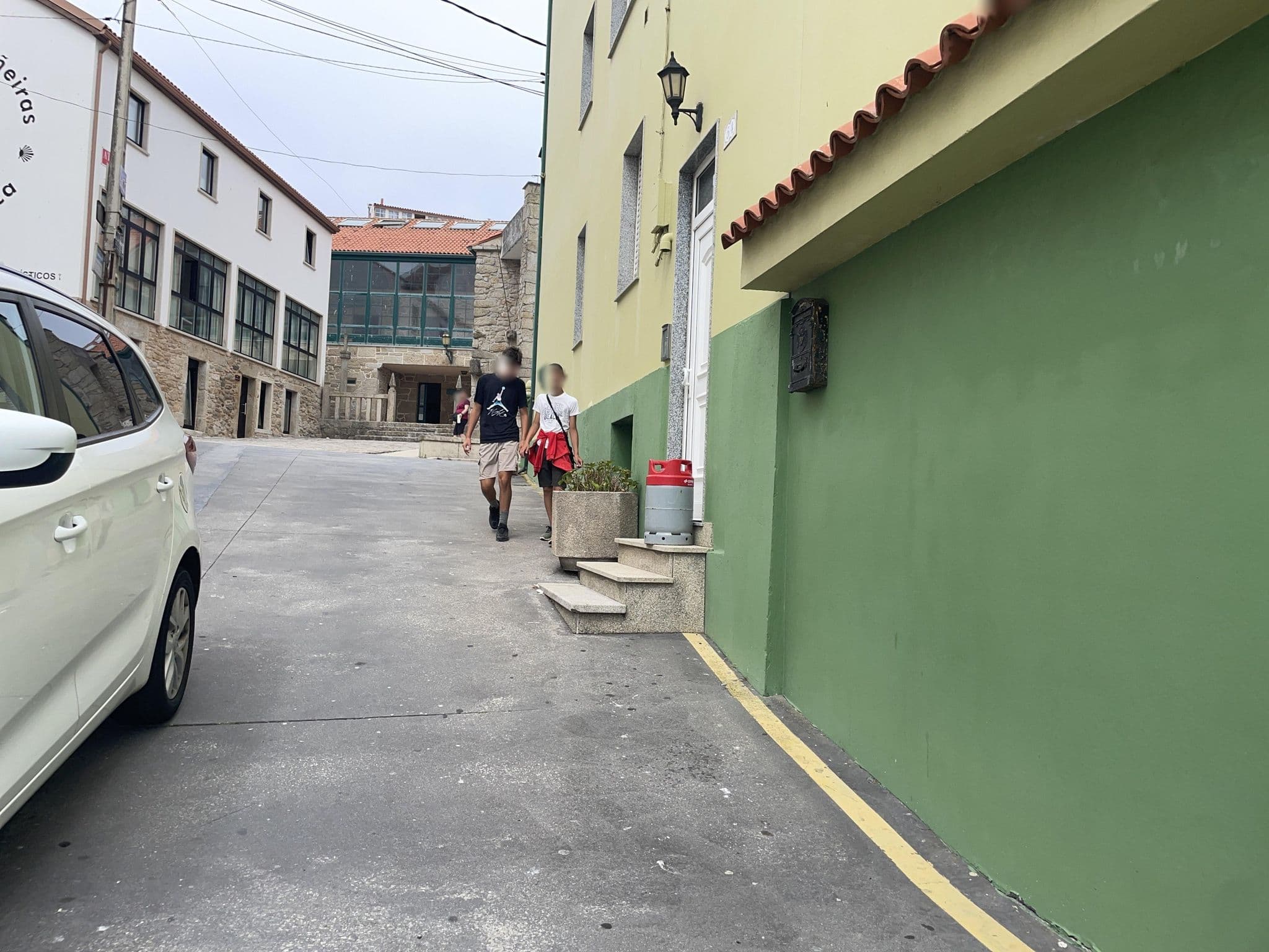 Street view near Camiño da Barca, Mugia — © seraq (CC BY-SA · Mapillary)