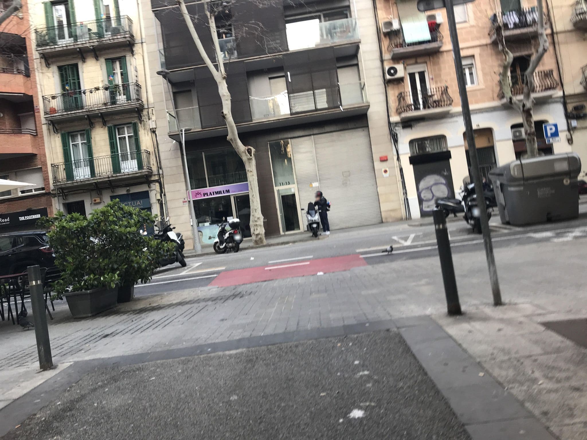 Street view near freehostels, la Nova Esquerra de l'Eixample — © miguel_andrade (CC BY-SA · Mapillary)