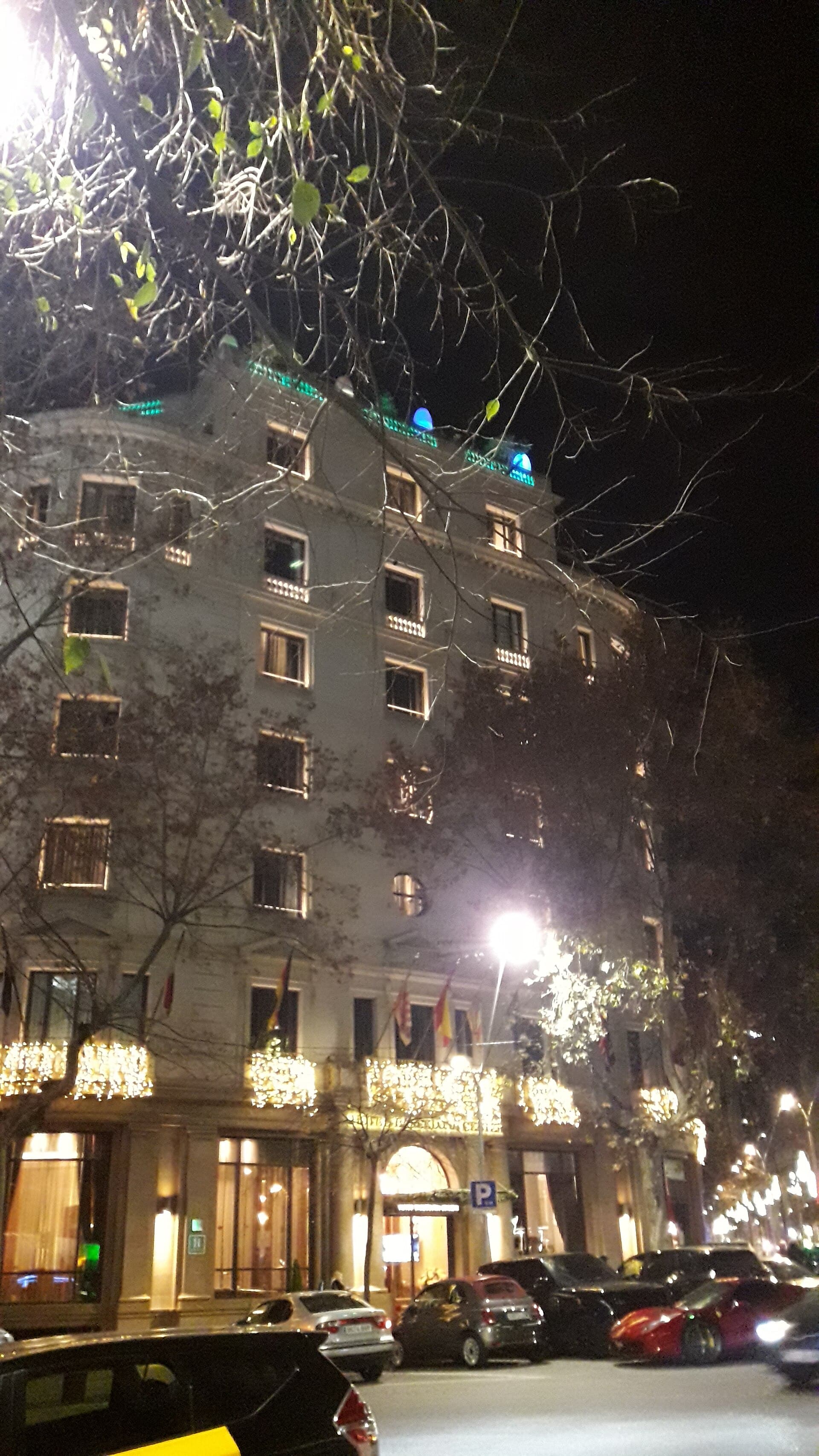 Hotel Barcelona Center (via Wikimedia Commons, CC BY-SA 3.0)