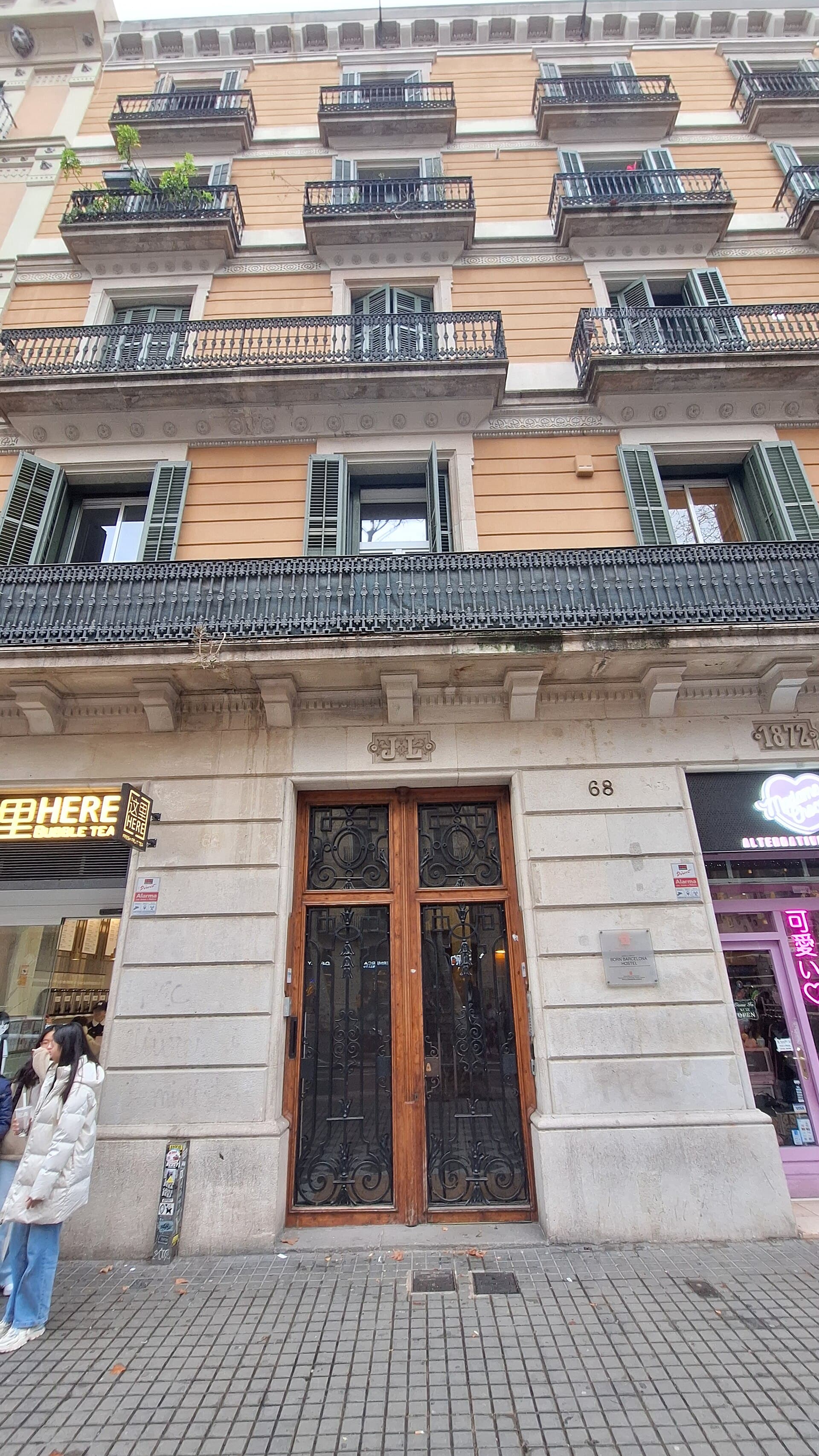 Born Barcelona Hostel (via Wikimedia Commons, CC BY-SA 3.0)
