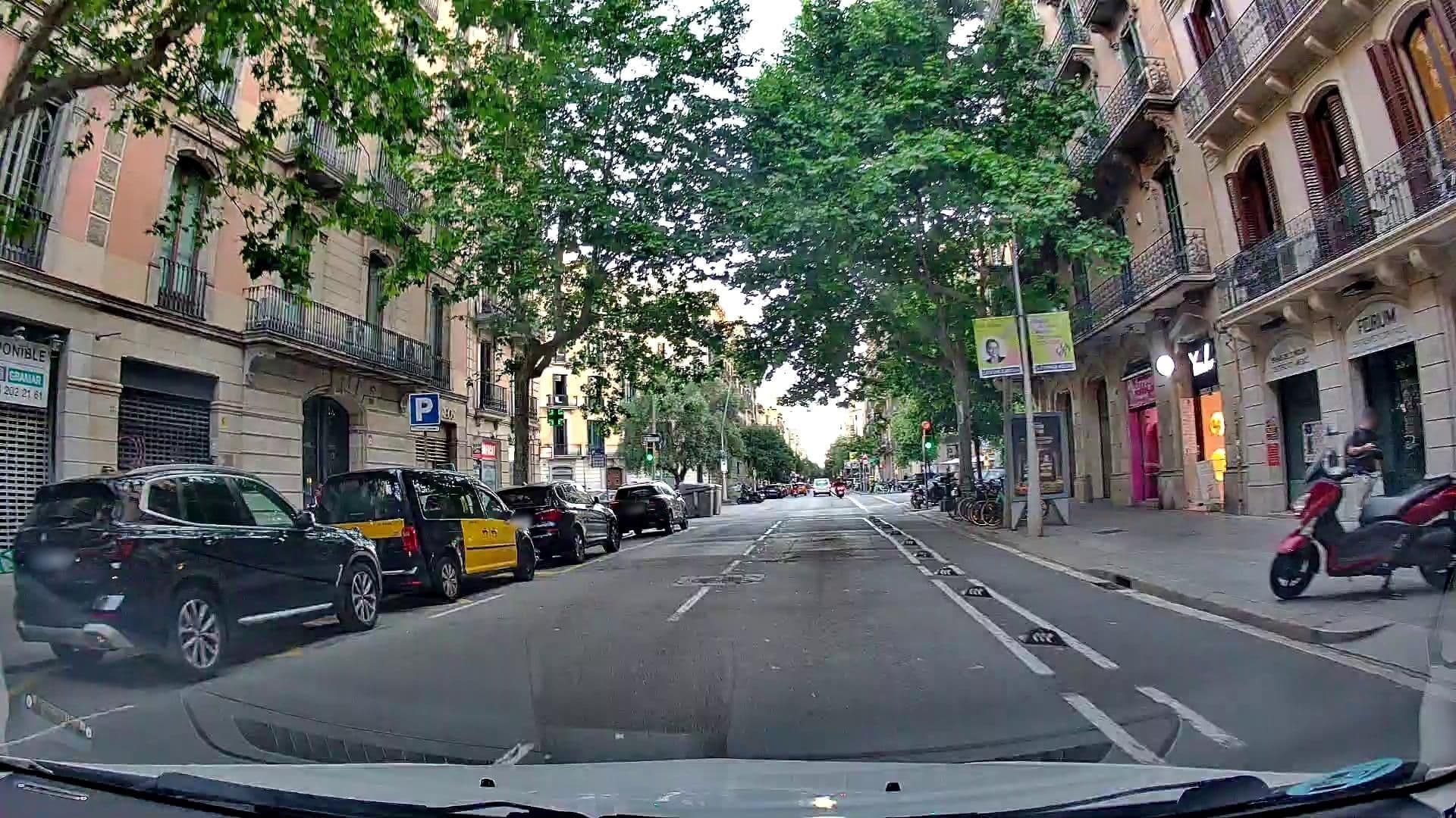 Street view near Backpackers, Dreta de l'Eixample — © m_esp_32 (CC BY-SA · Mapillary)