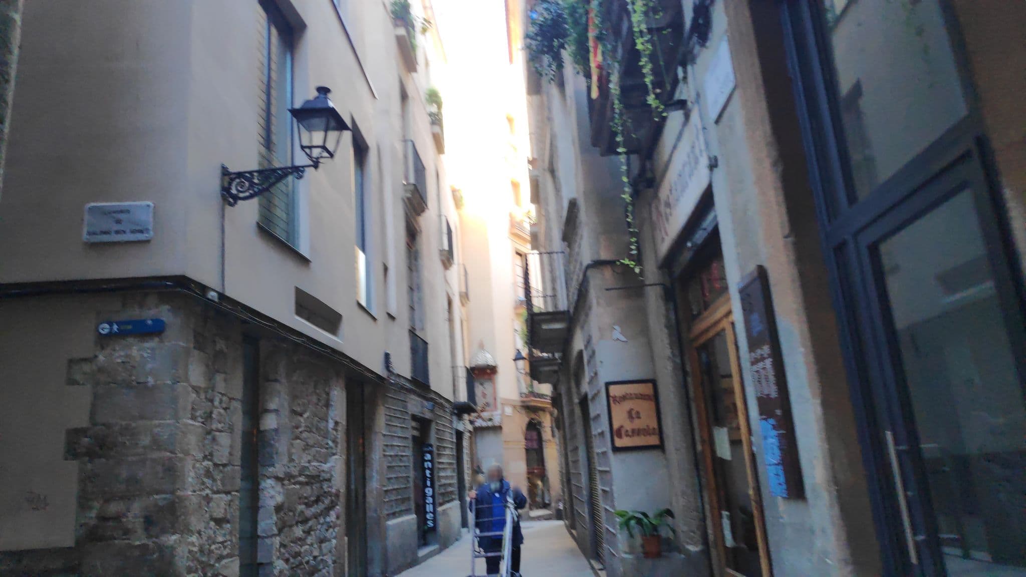 Street view near Hotel Neri Apartments, Barri Gòtic — © albertandaluz (CC BY-SA · Mapillary)
