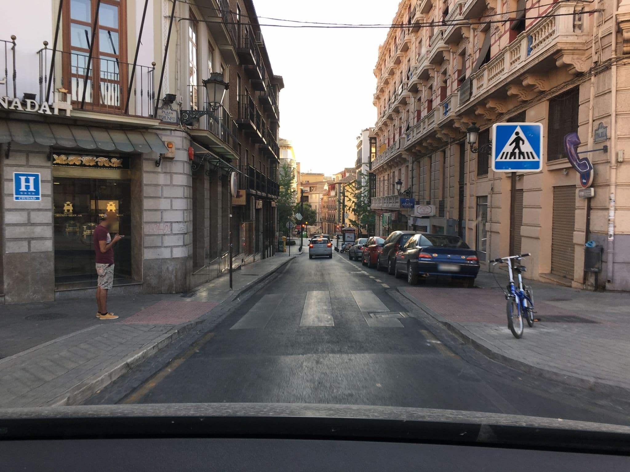 Street view near Exe Triunfo Granada, Granada