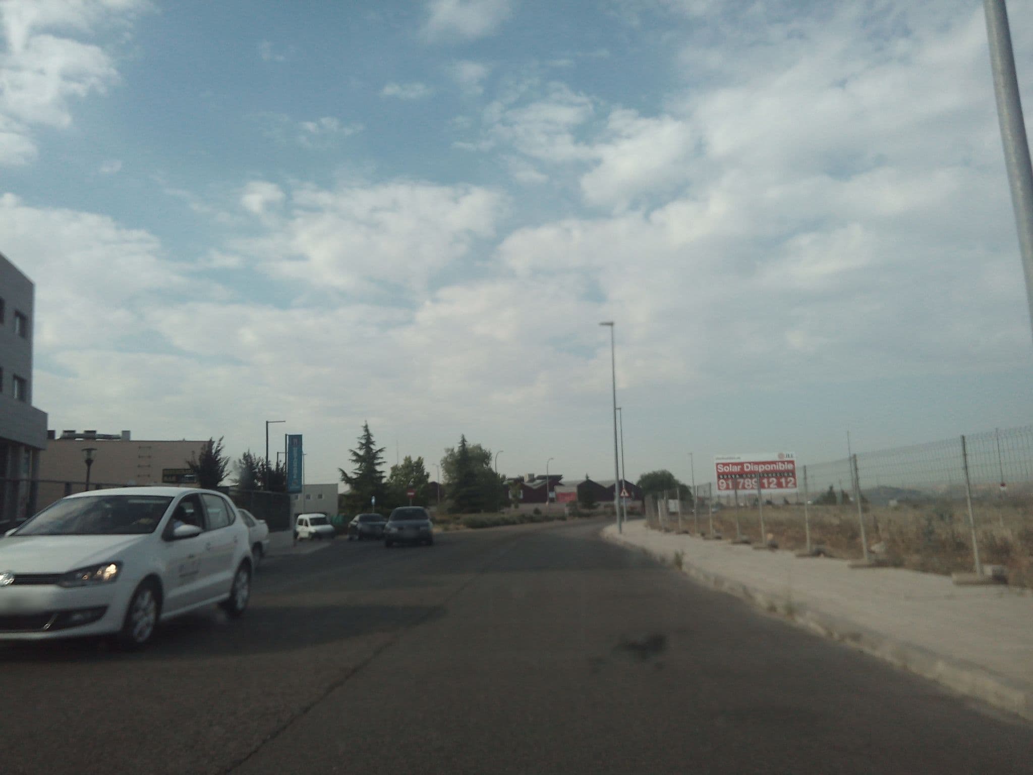 Street view near Hotel Avant Aeropuerto, Torrejón de Ardoz — © titel (CC BY-SA · Mapillary)