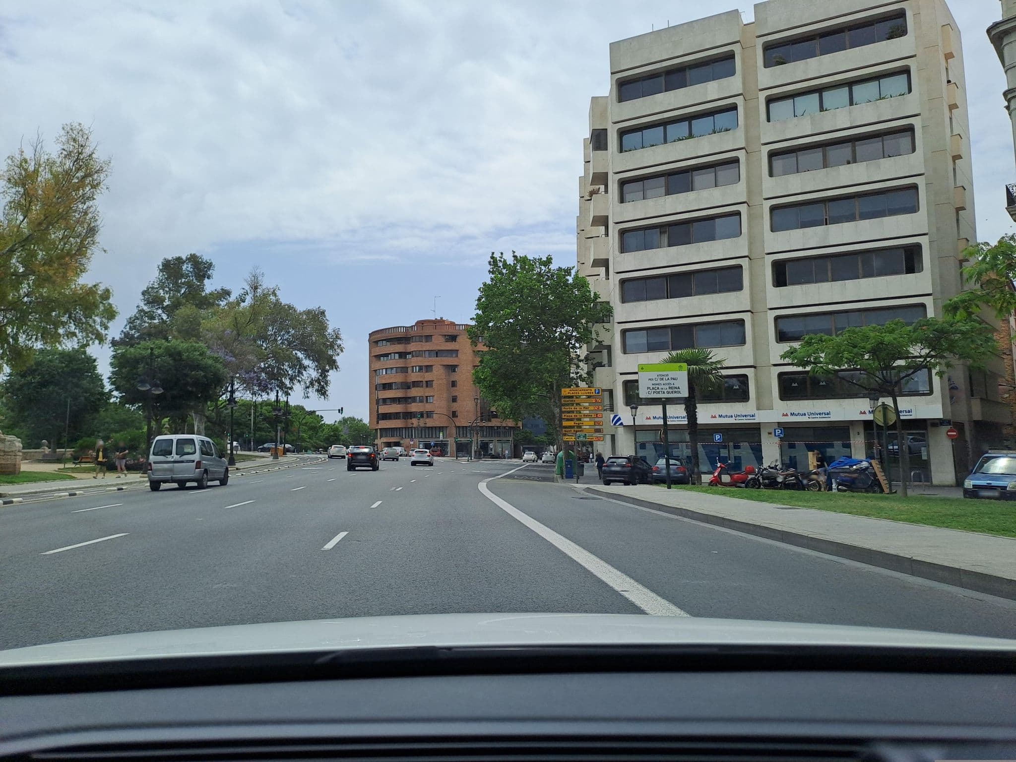Street view near The River Hostel, Valencia — © normanm (CC BY-SA · Mapillary)