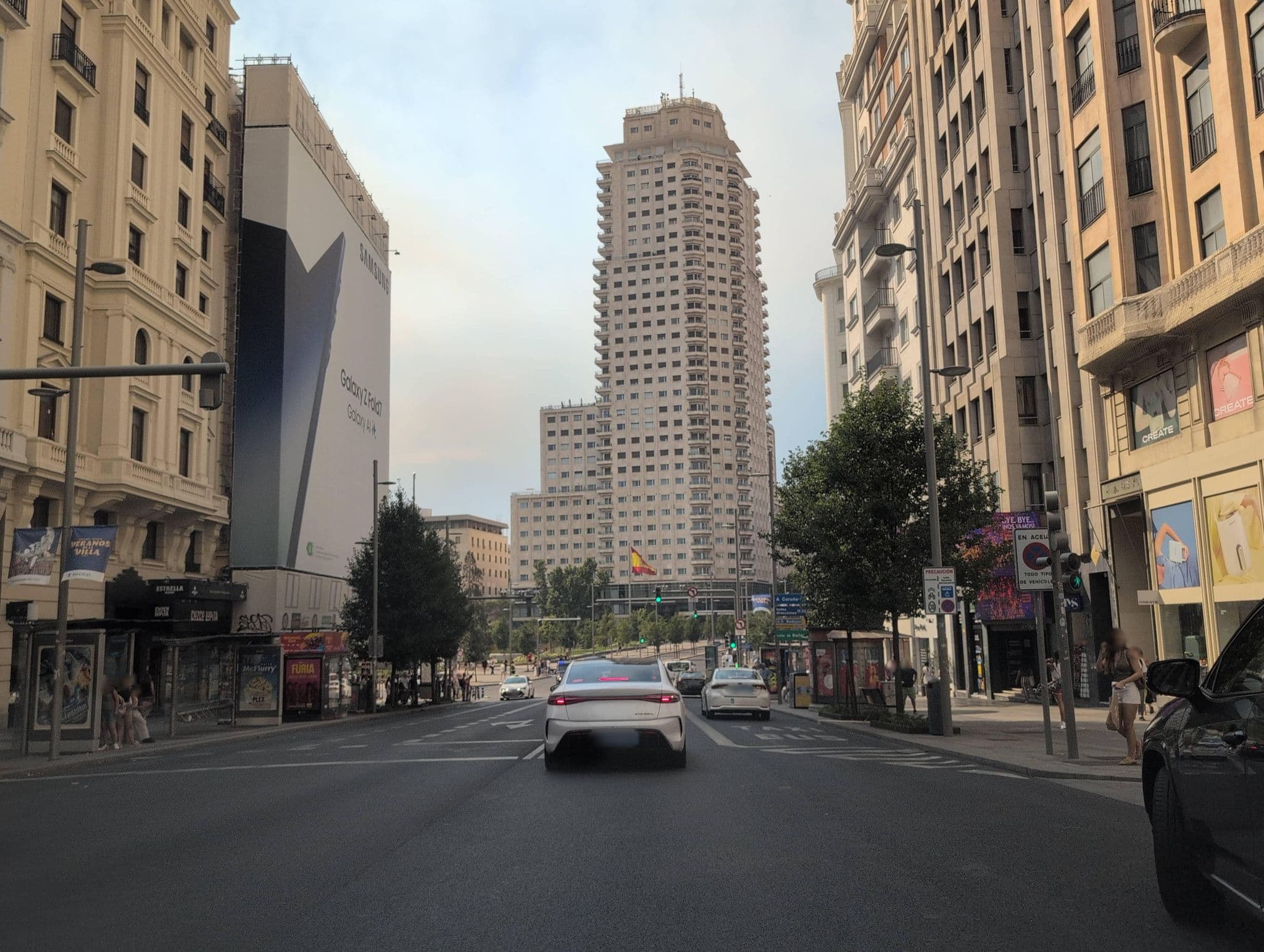 Street view near Hotel Madrid Plaza España, Universidad — © Albergarri788 (CC BY-SA · Mapillary)