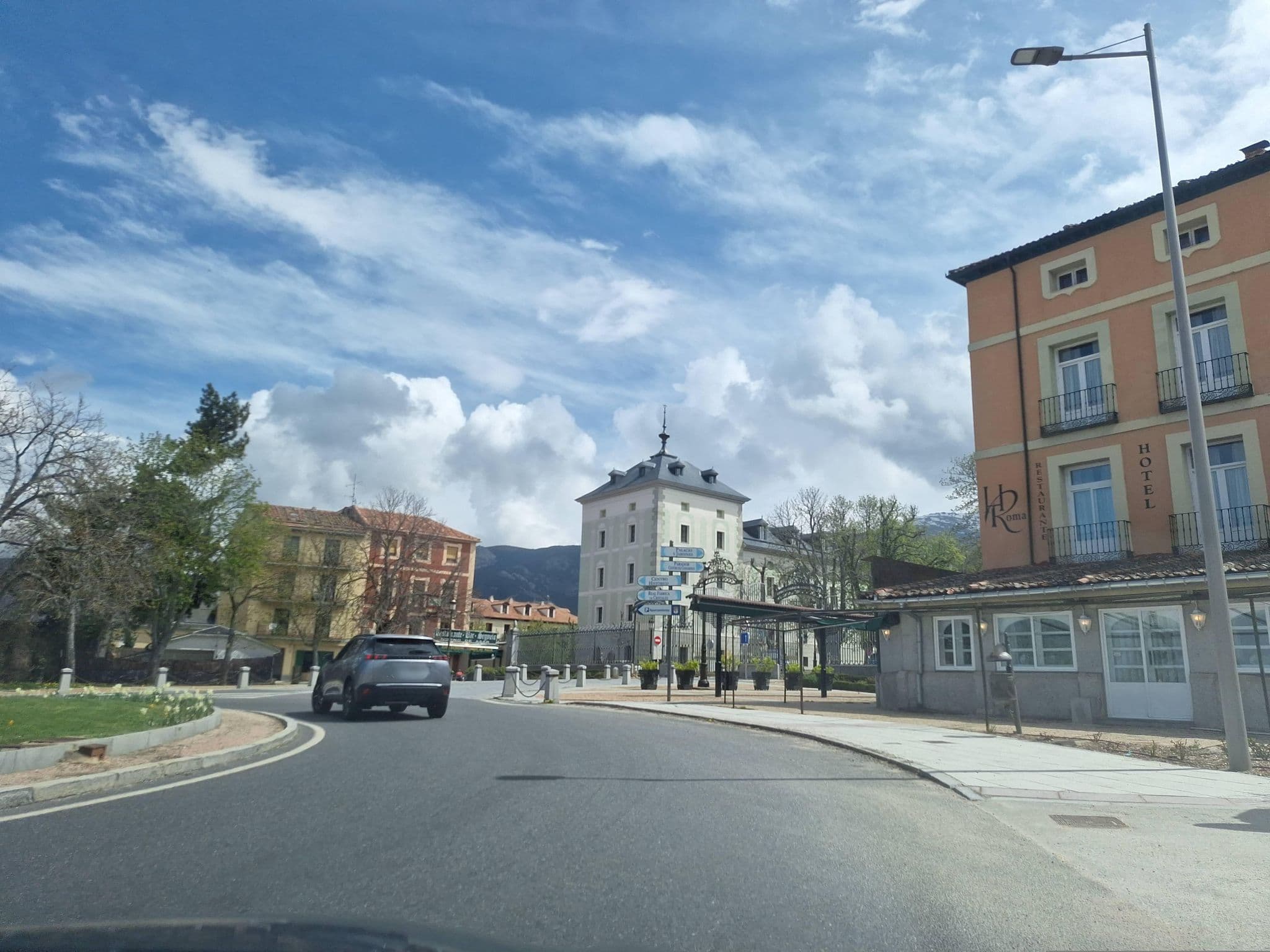 Street view near Hotel Roma, San Ildefonso — © Albergarri788 (CC BY-SA · Mapillary)
