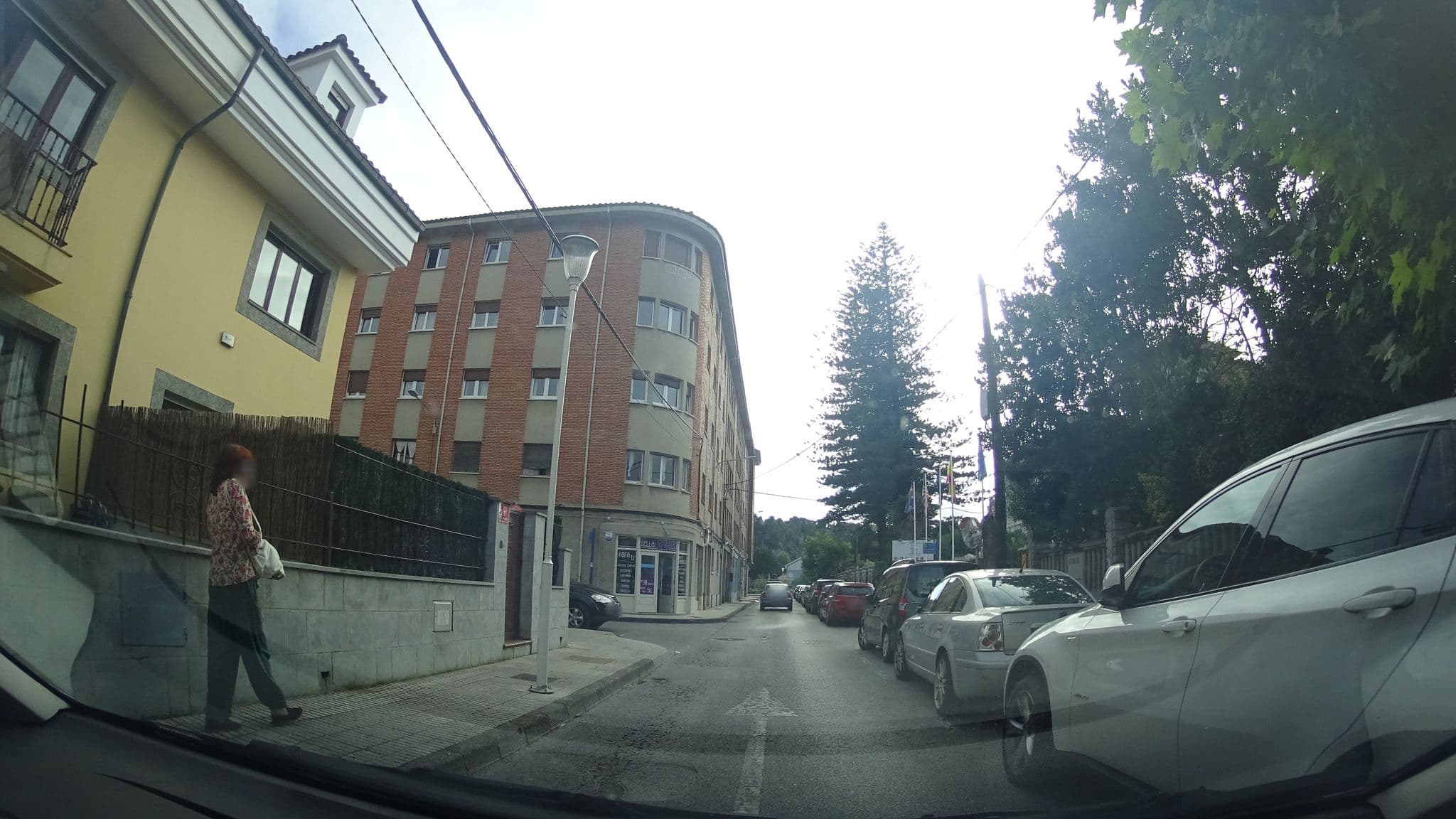 Street view near Hotel Ribadesella Playa, Ribadesella — © robertogeb (CC BY-SA · Mapillary)
