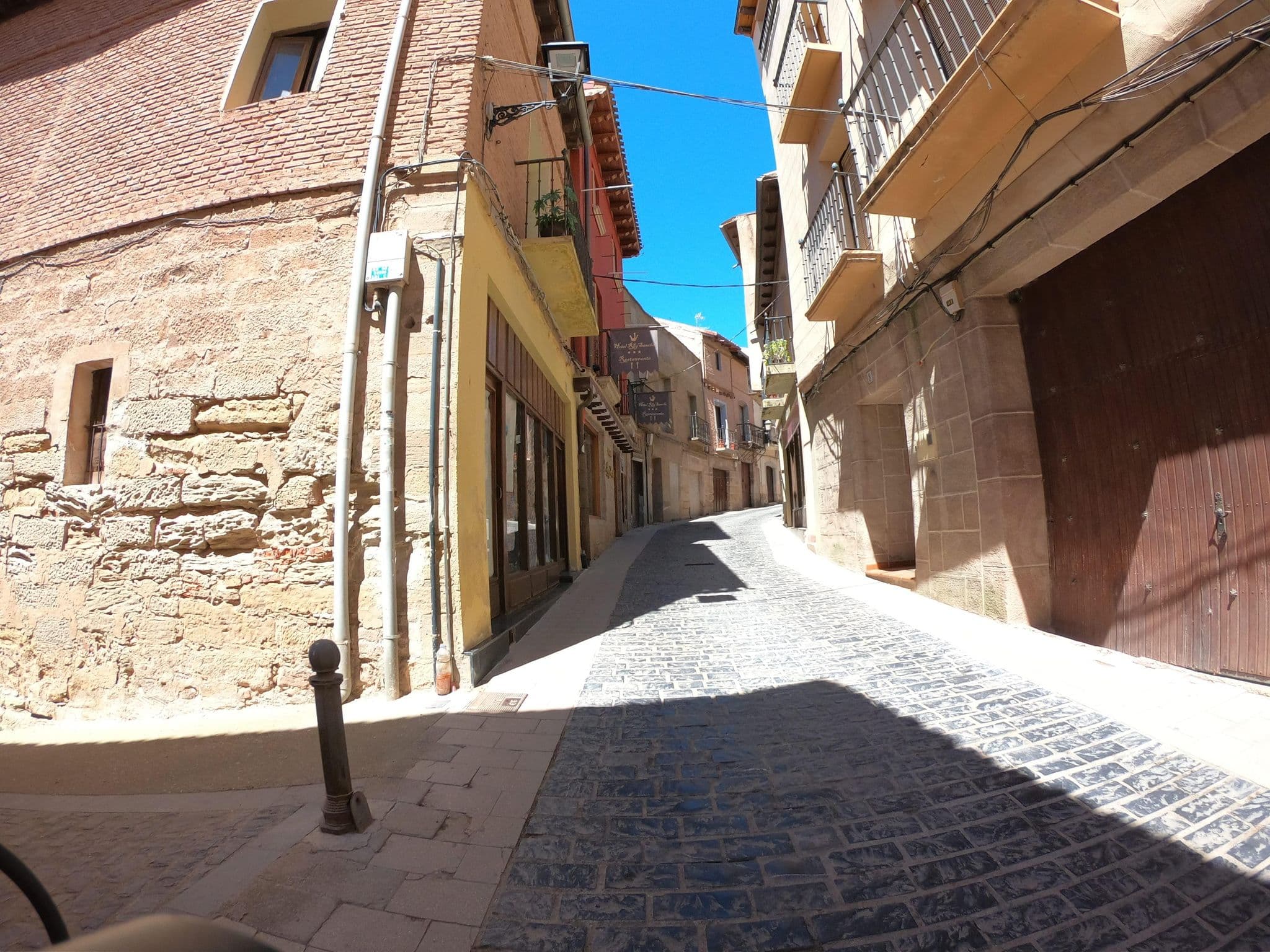 Street view near Hotel Restaurante Rey Sancho, Fuenmayor — © rubencarbonero (CC BY-SA · Mapillary)