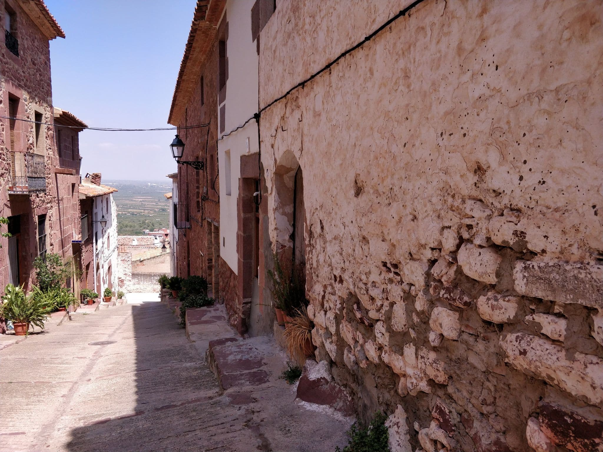 Street view near Hotel El Jardín Vertical, Villafamés — © tmotard (CC BY-SA · Mapillary)