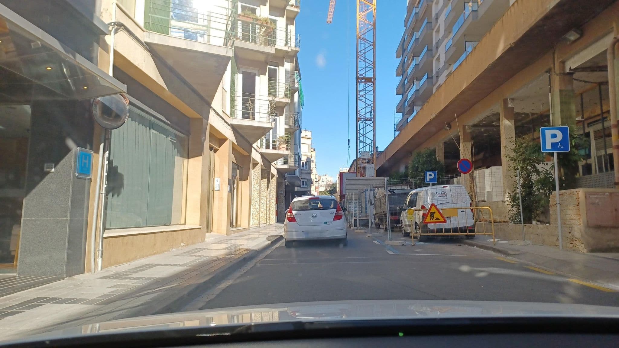 Street view near Hotel Berenguer IV, Tortosa — © normanm (CC BY-SA · Mapillary)