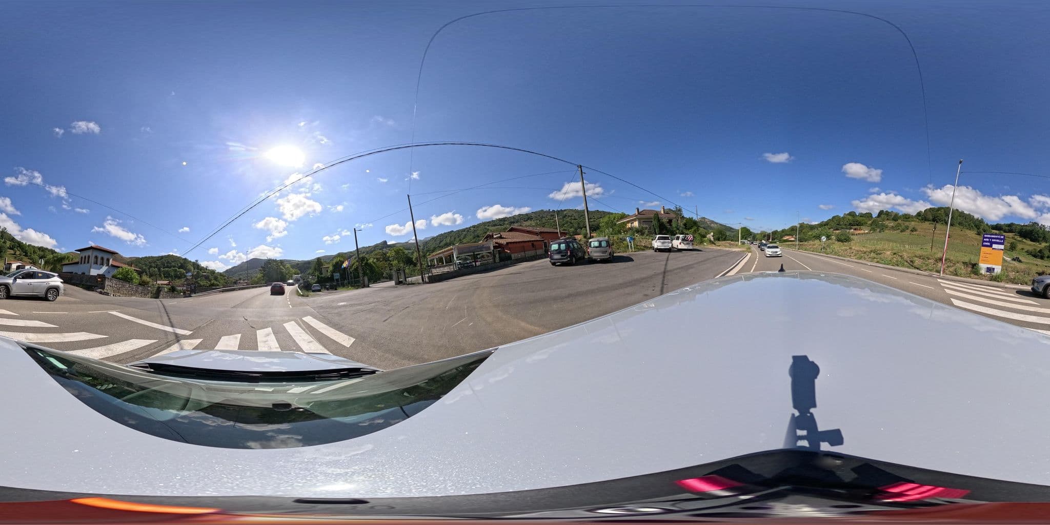 Street view near Apartamentos Aires de Avín, Carreña — © yannakis (CC BY-SA · Mapillary)