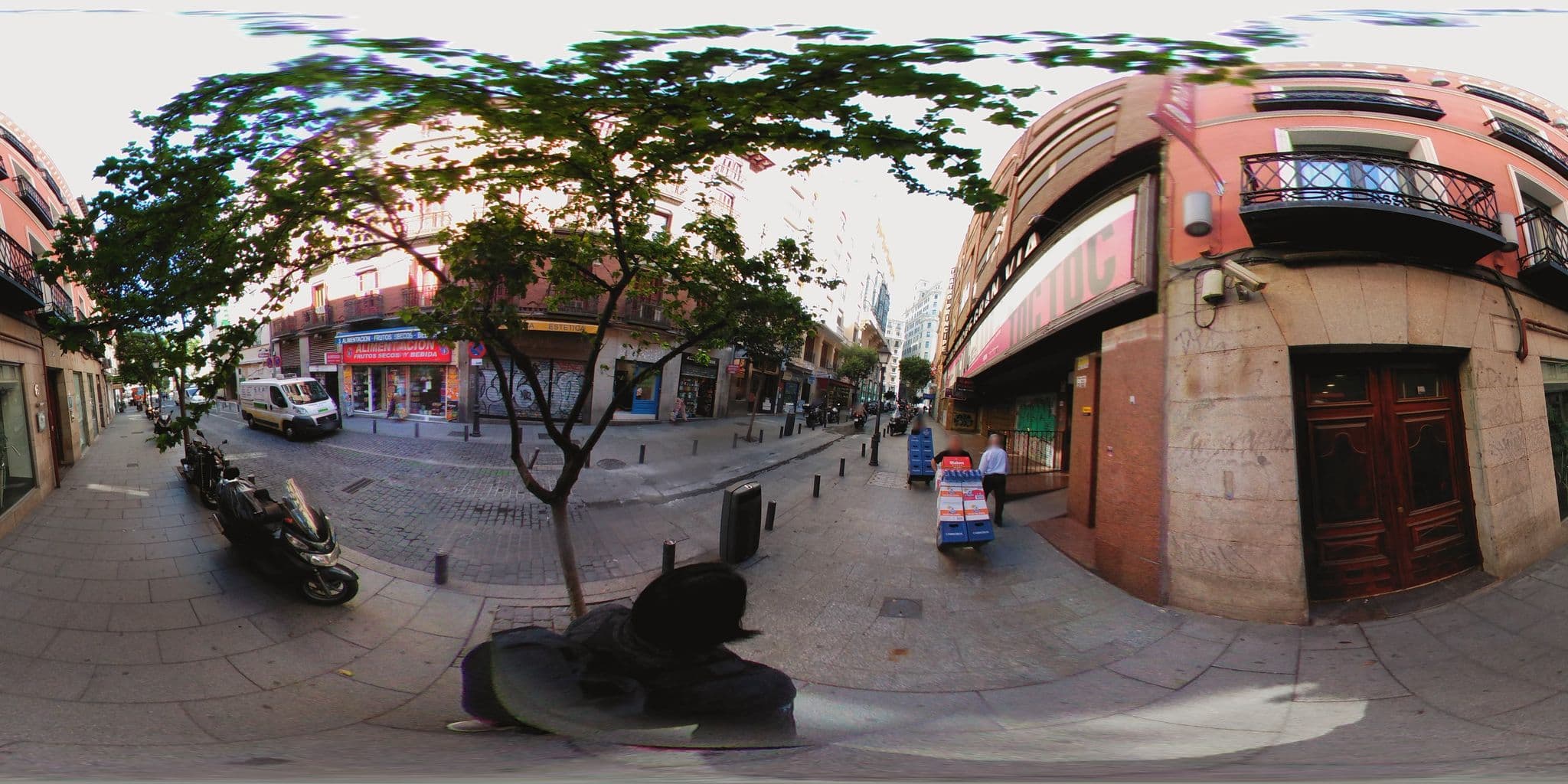 Street view near New Point Madrid, Madrid Centro