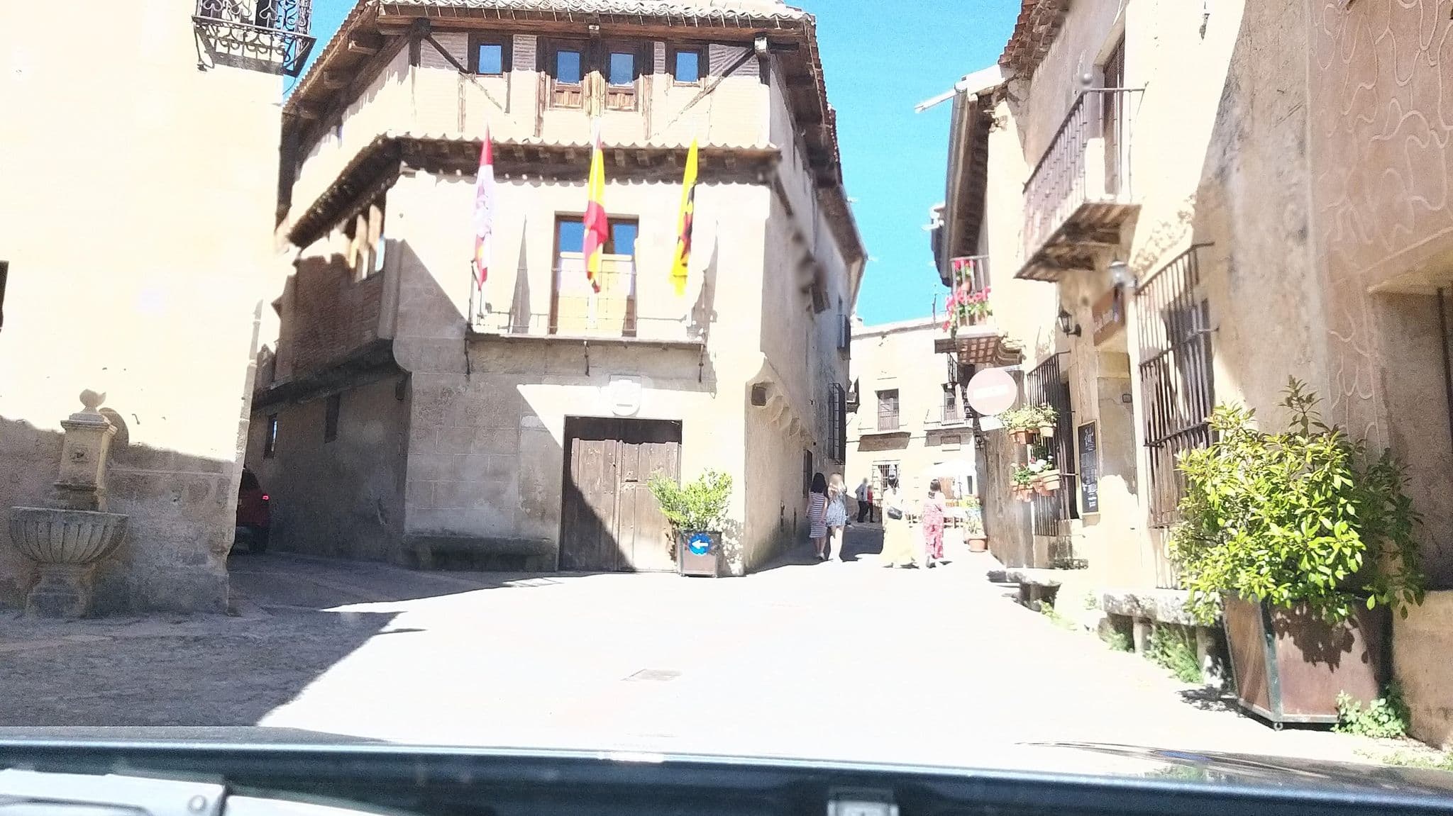 Street view near Casa Rural El Bulín de Pedraza, La Cuesta — © pilar (CC BY-SA · Mapillary)