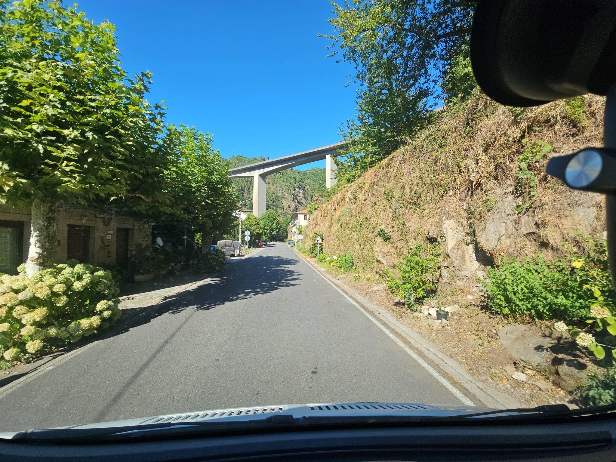 Street view near Casa Alpargateiro, Nogueira de Ramuín — © Ralvar (CC BY-SA · Mapillary)