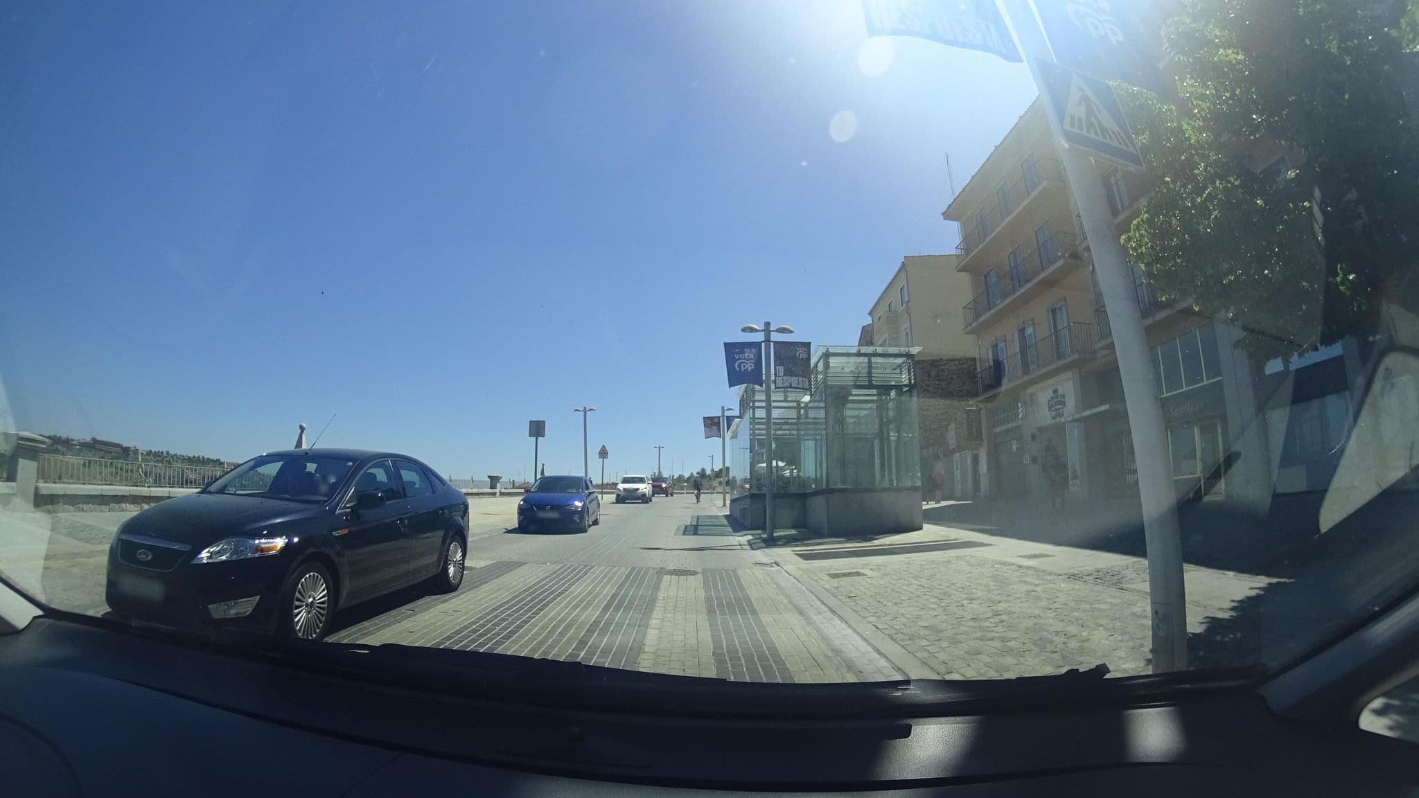 Street view near Hotel ELE Acueducto, Segovia — © robertogeb (CC BY-SA · Mapillary)