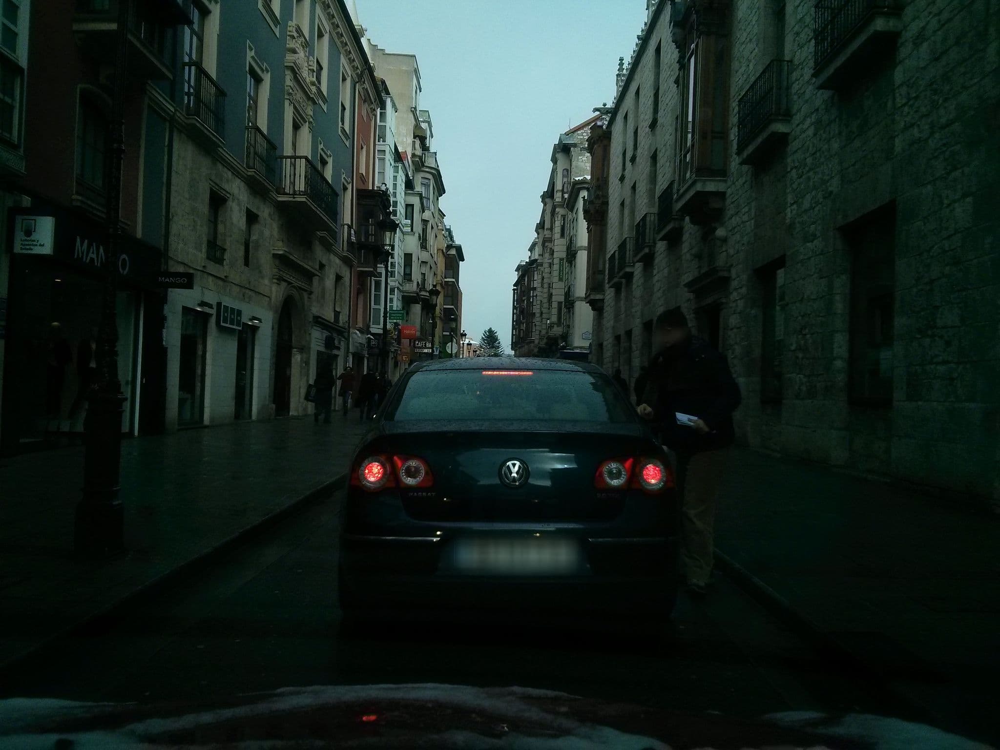 Street view near Mía Suites, Burgos — © cronoser (CC BY-SA · Mapillary)