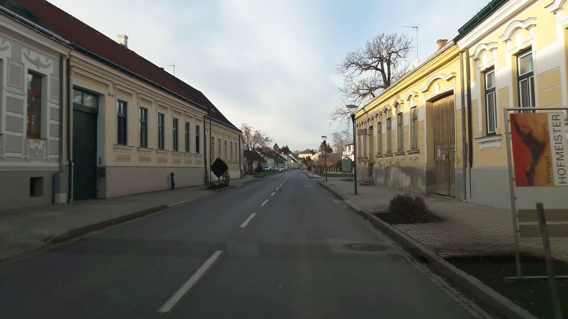 Street view near Gästezimmer Parth, Bad Pirawarth — © stefan147 (CC BY-SA · Mapillary)