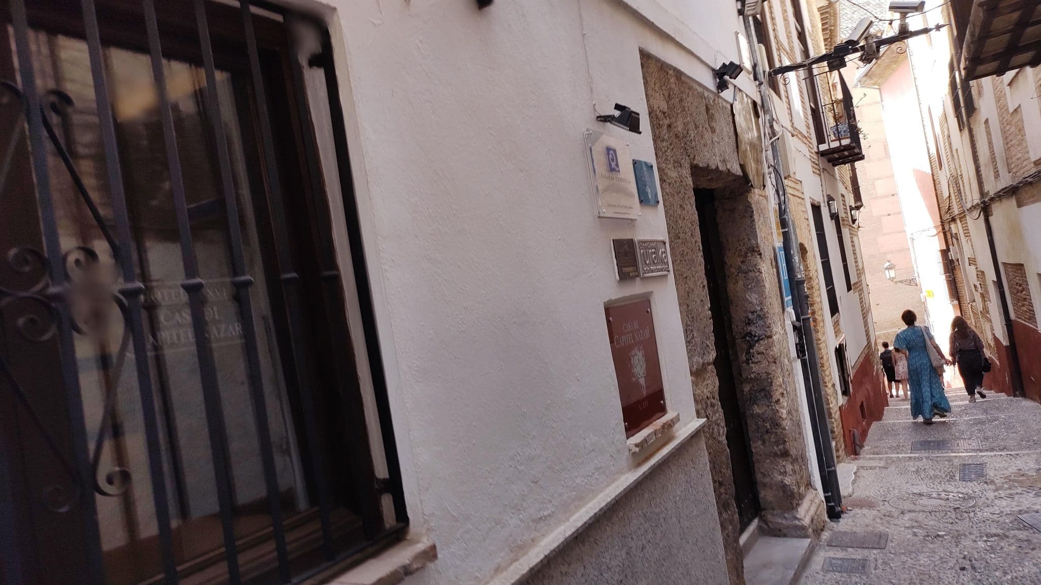 Street view near Hotel Casa Palacio Mariana Pineda, Granada — © rsandu (CC BY-SA · Mapillary)