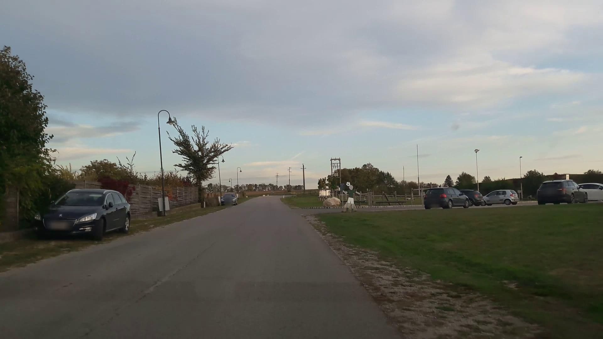 Street view near Wohnmobilstellplatz Ernstbrunn Sportplatz, Ernstbrunn — © stefan147 (CC BY-SA · Mapillary)