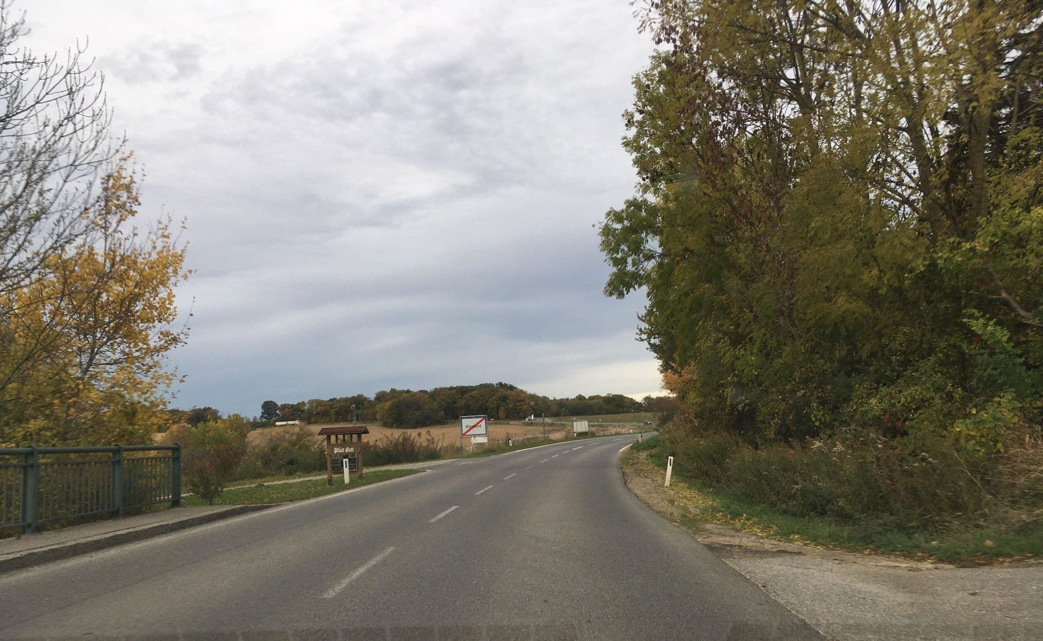 Street view near Klement Sport und Tennisplatz, Ernstbrunn — © istefanos (CC BY-SA · Mapillary)