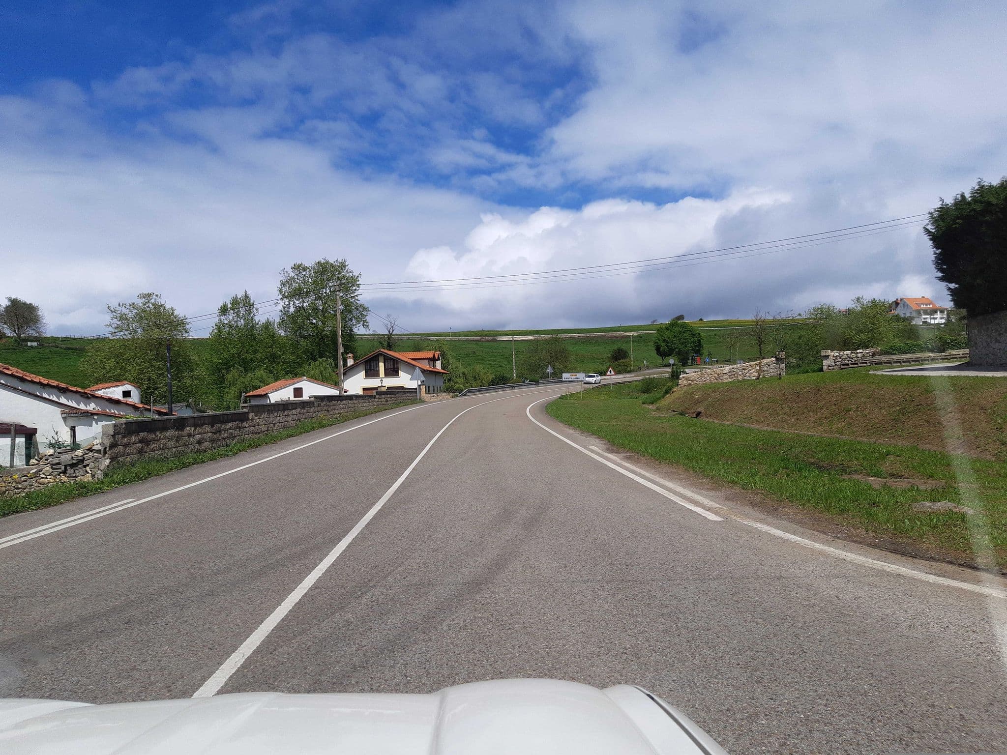 Street view near Posada La Estela Cántabra, Santillana — © geo50 (CC BY-SA · Mapillary)
