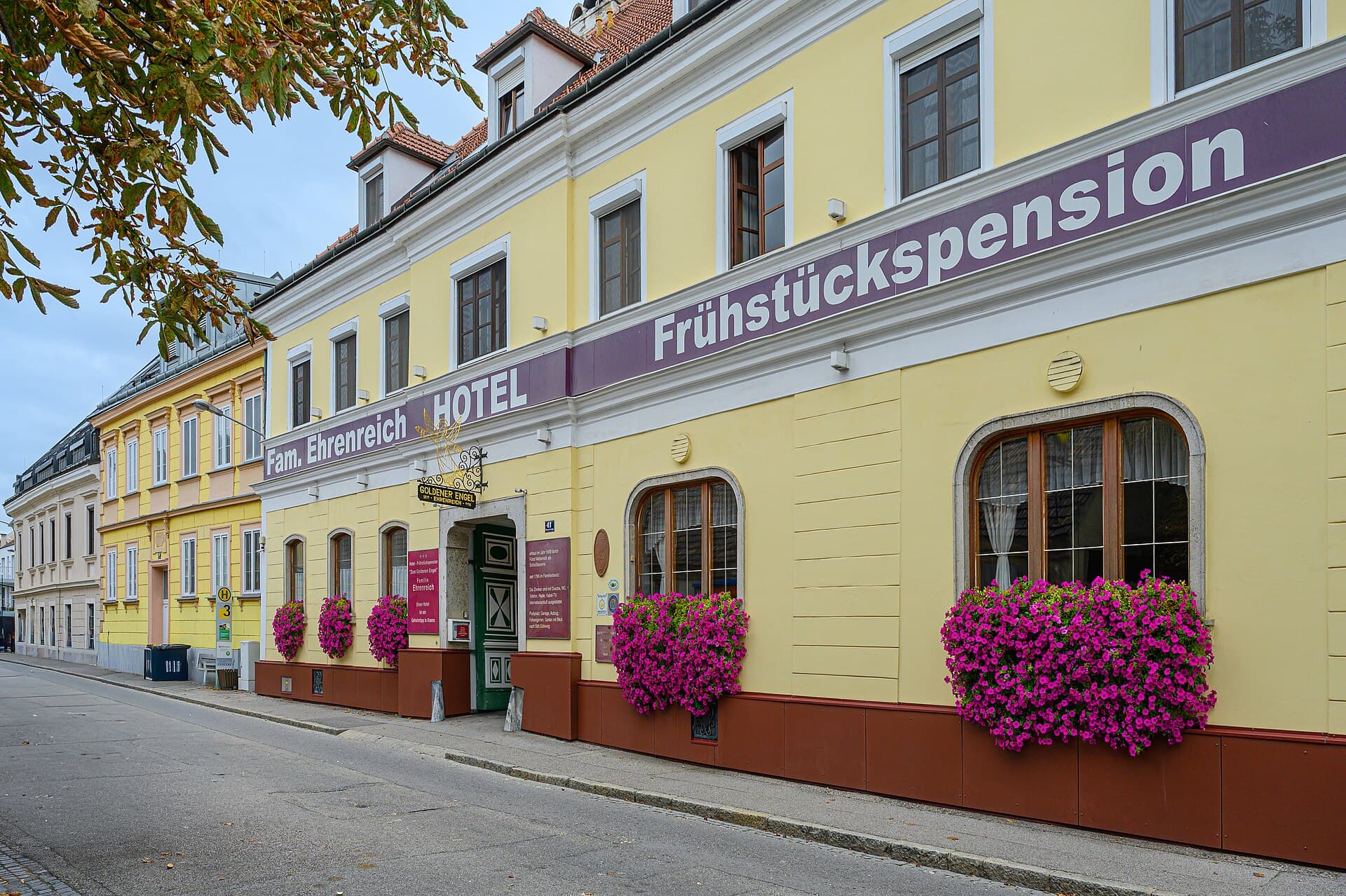 Zum Goldenen Engel (via Wikimedia Commons, CC BY-SA 4.0)