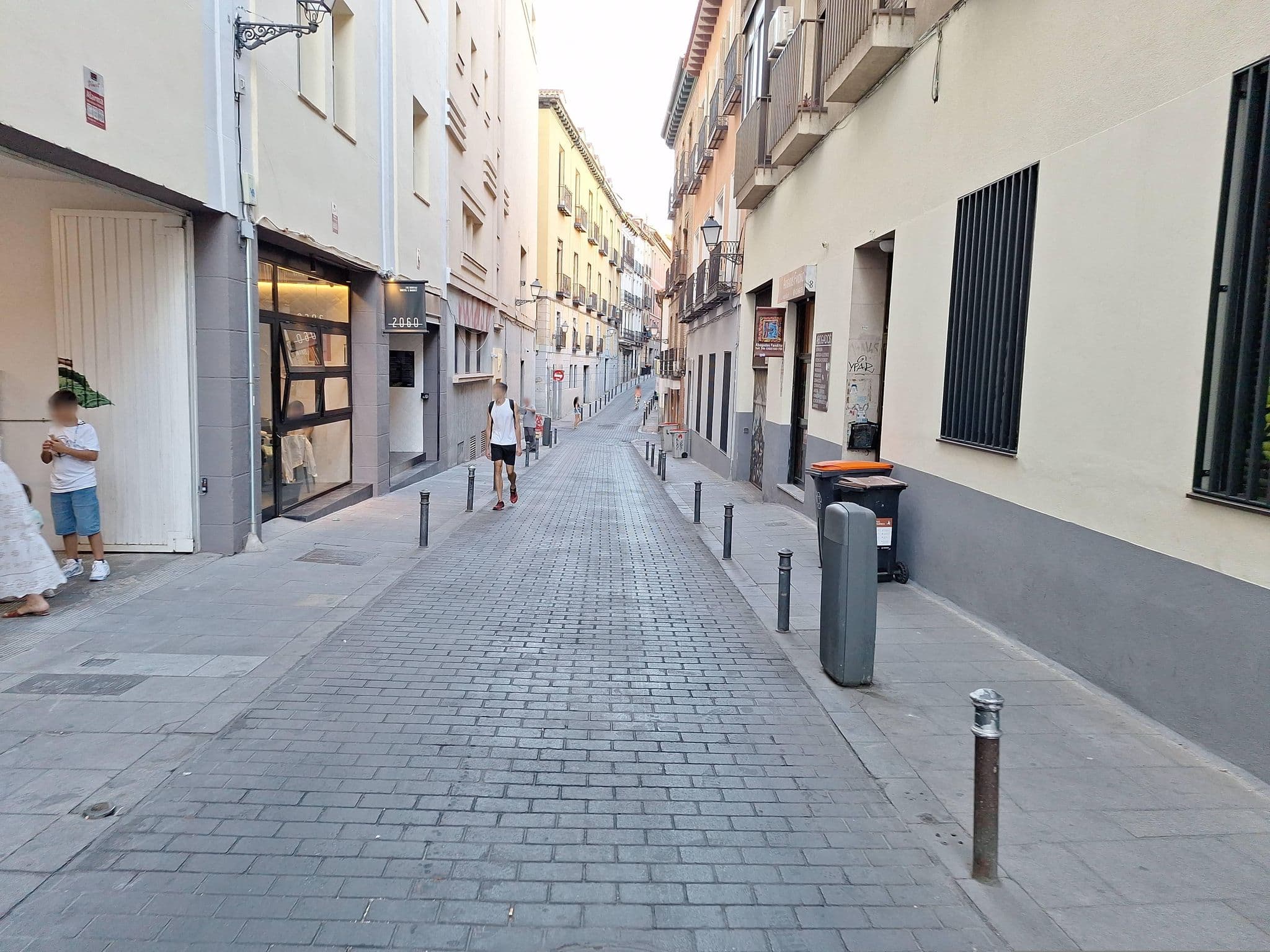 Street view near 2060 The Newton Hostel, Embajadores — © Albergarri788 (CC BY-SA · Mapillary)