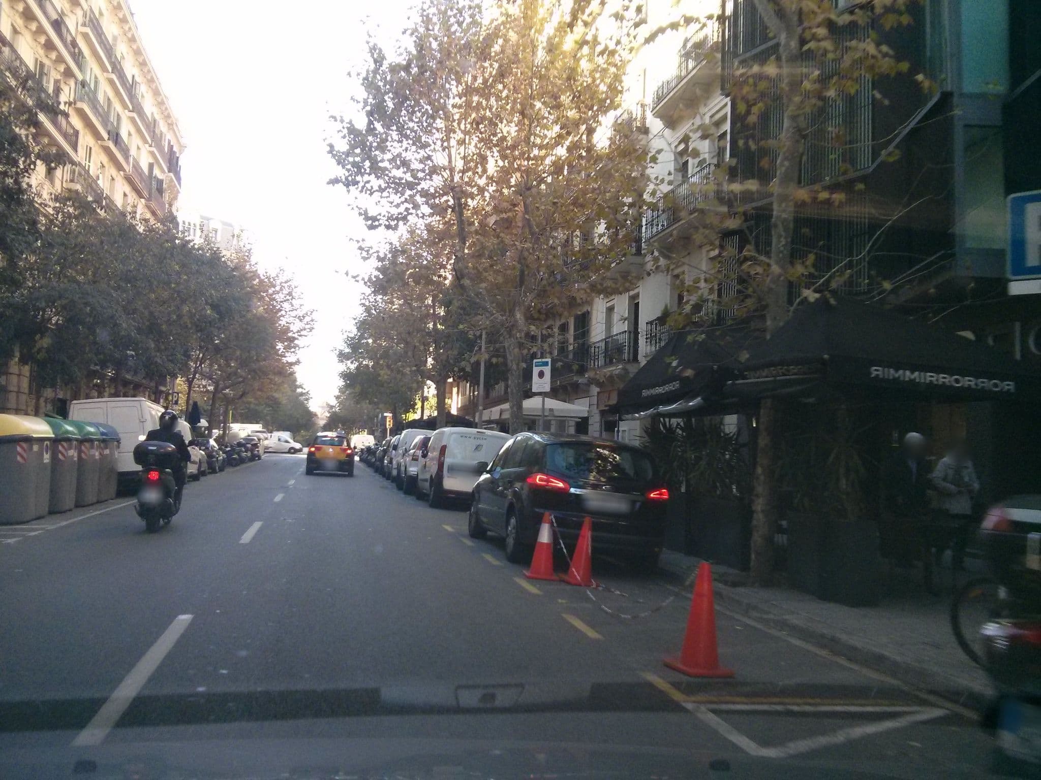 Street view near The Mirror, l'Antiga Esquerra de l'Eixample — © josep (CC BY-SA · Mapillary)