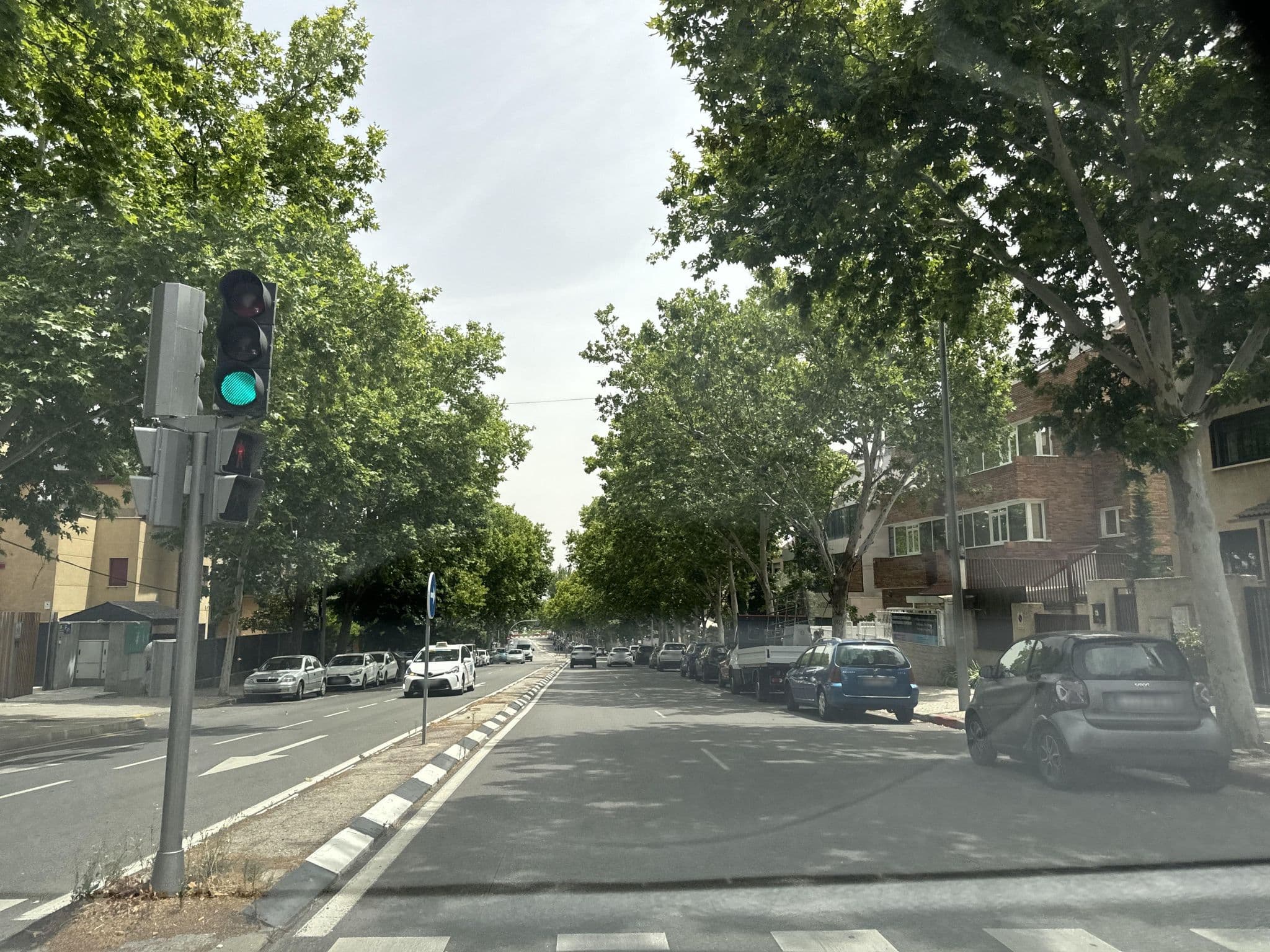 Street view near Hospital Capilar, Colina — © EditorMarinero (CC BY-SA · Mapillary)
