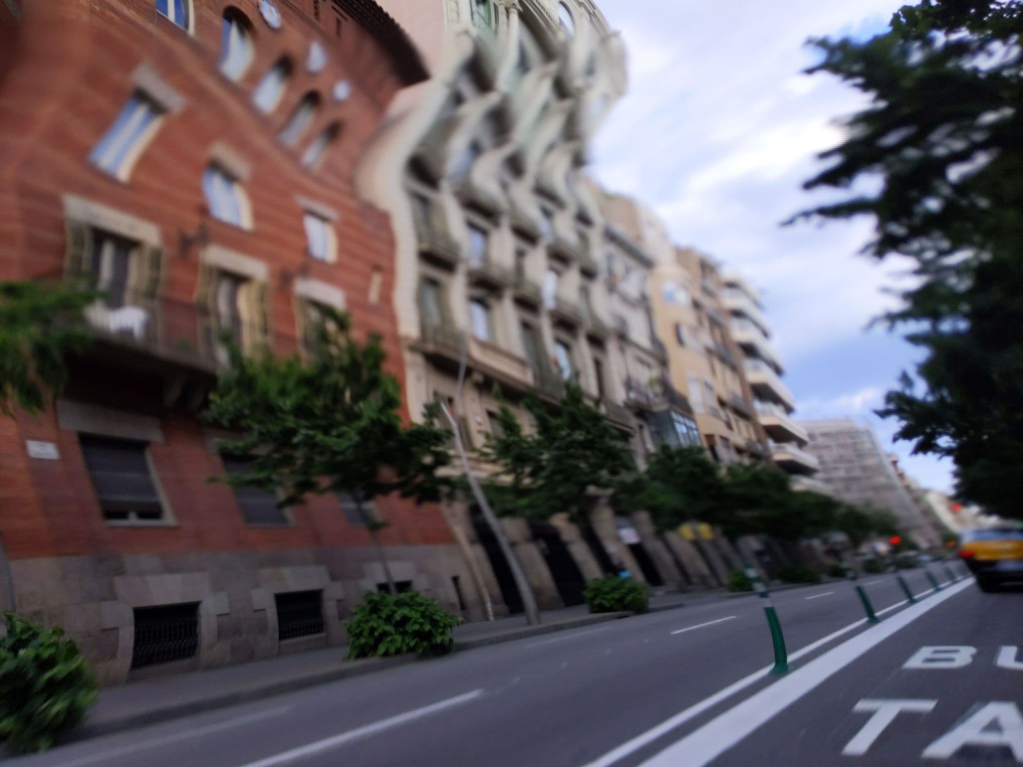 Street view near Rock Palace Hostel, Eixample — © morrocoyvolador (CC BY-SA · Mapillary)